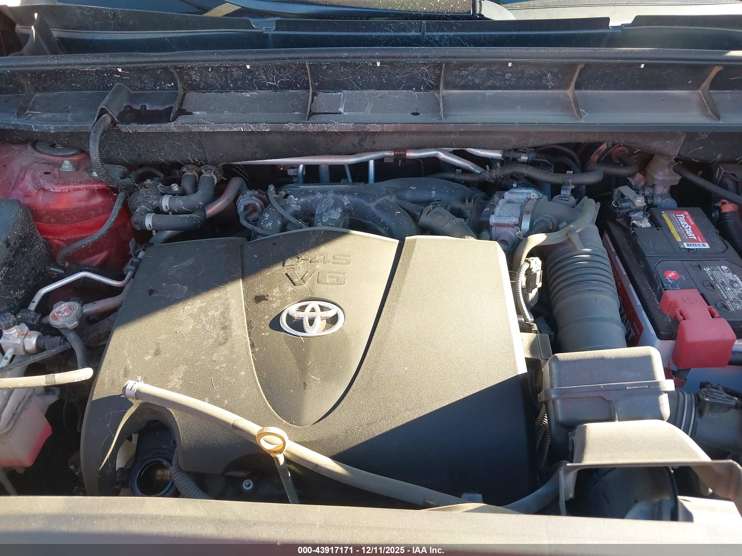 TOYOTA HIGHLANDER image 10