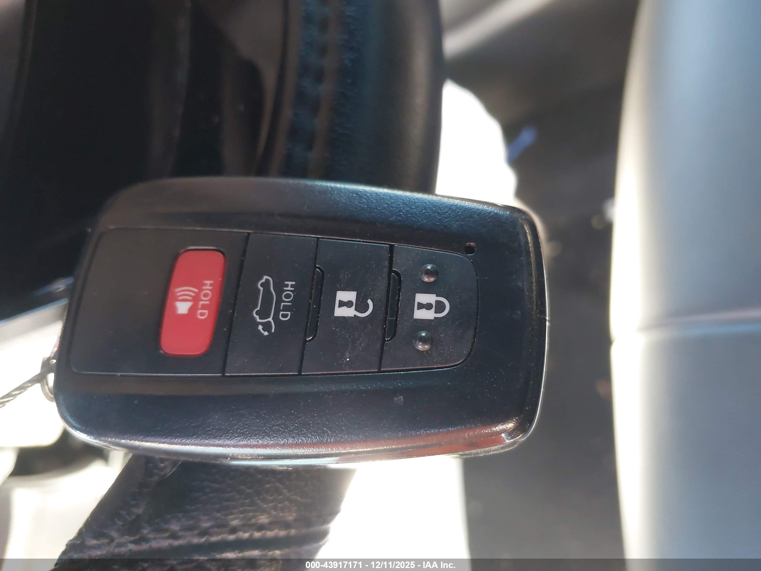 TOYOTA HIGHLANDER image 11
