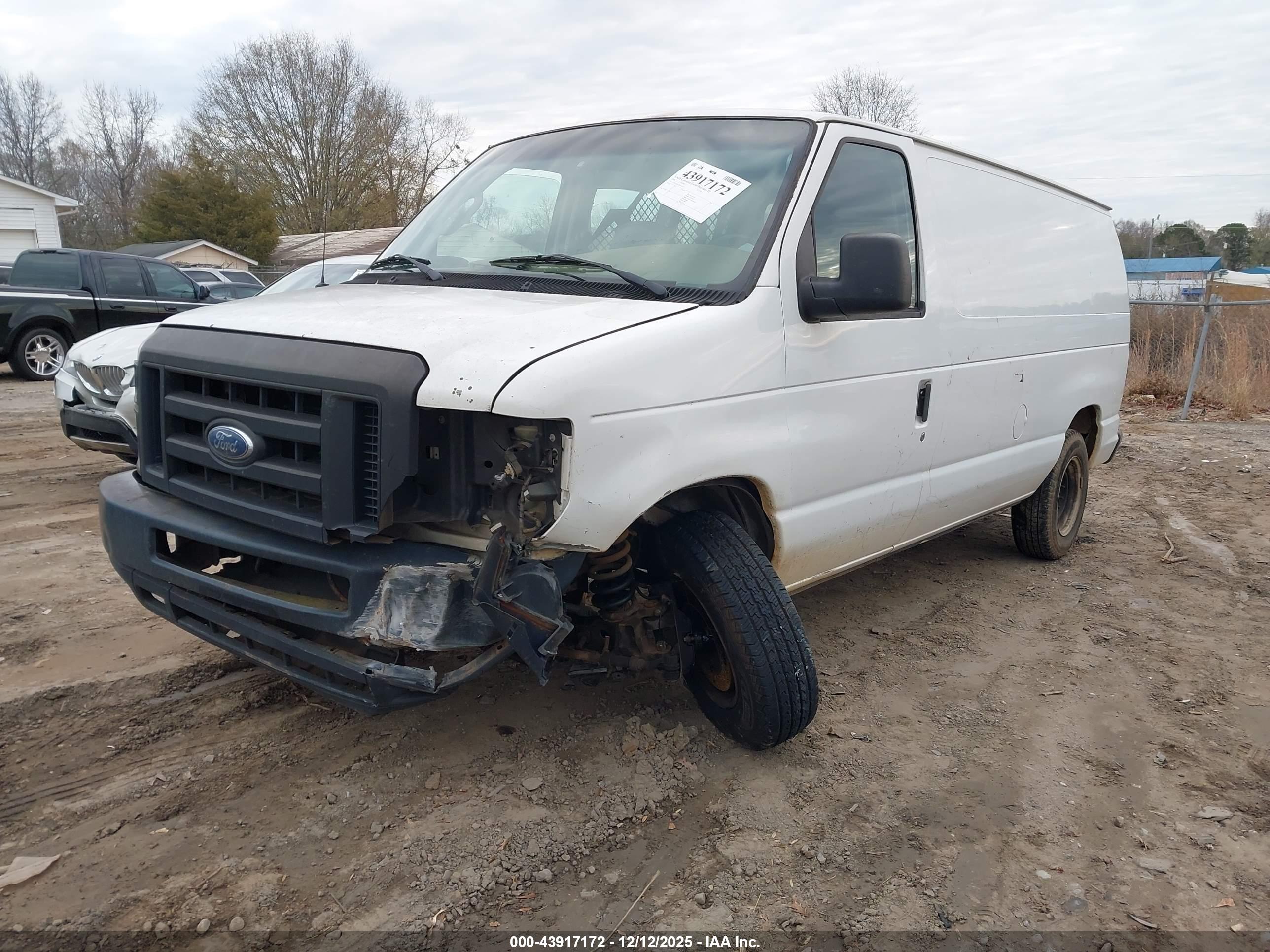 FORD E-150 image 2