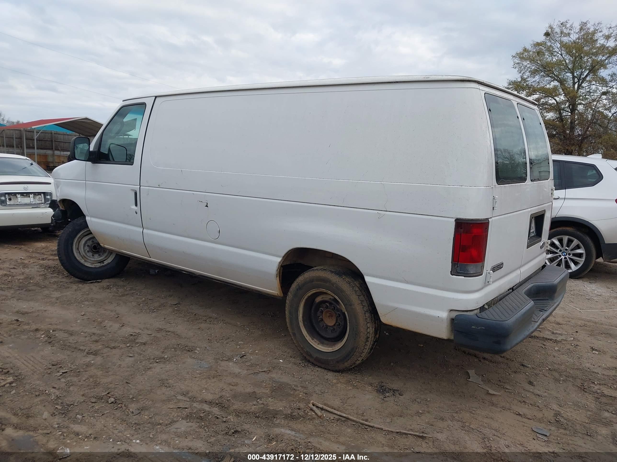 FORD E-150 image 3