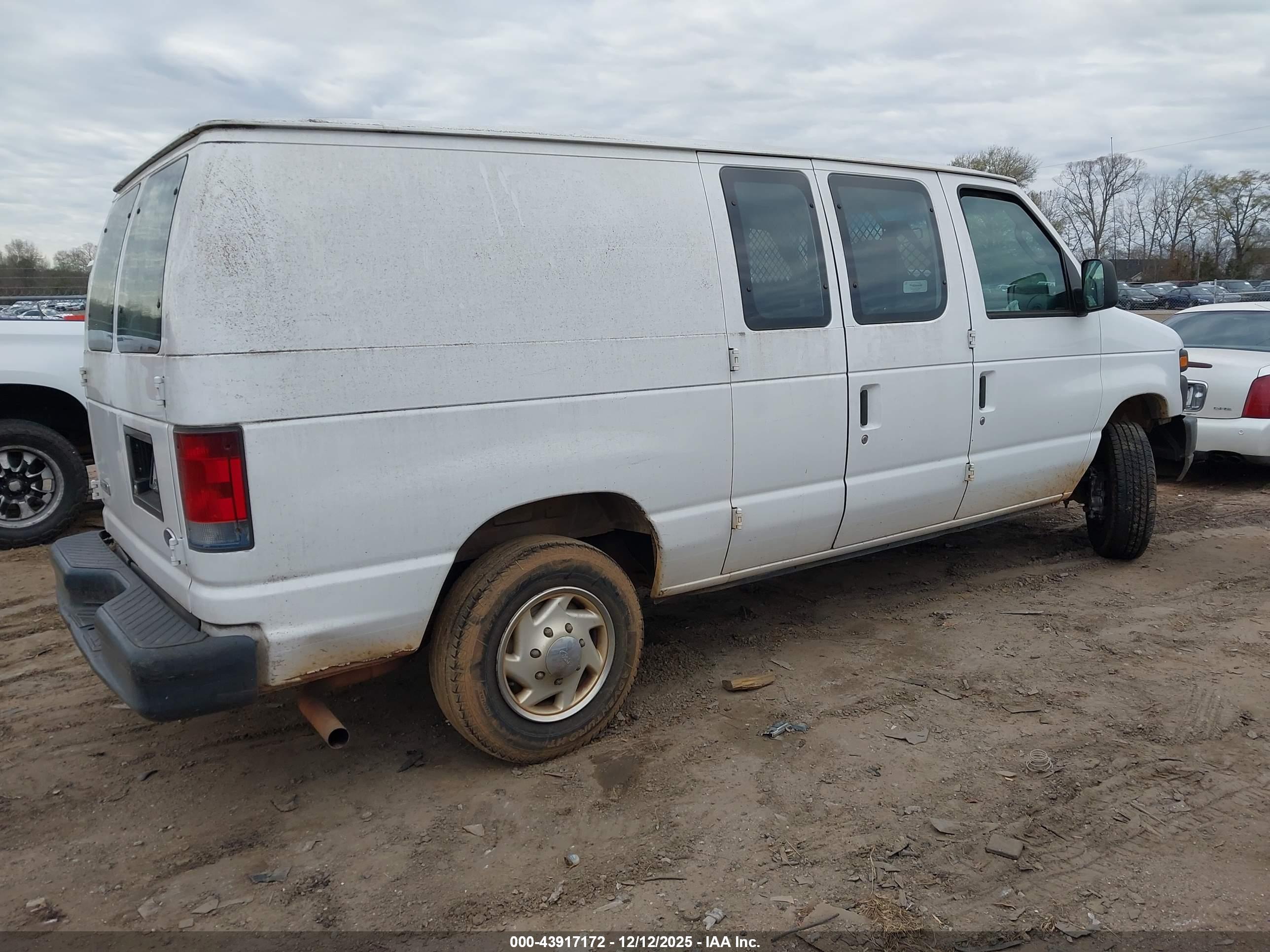 FORD E-150 image 4