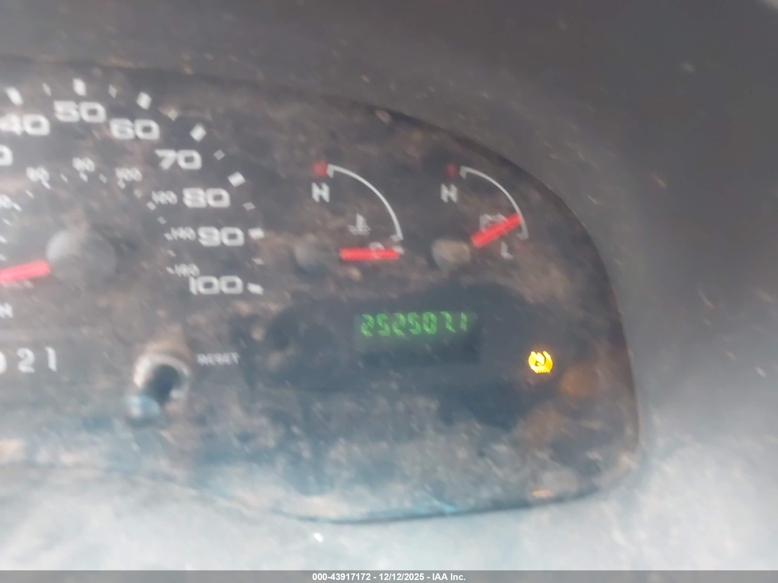 FORD E-150 image 7