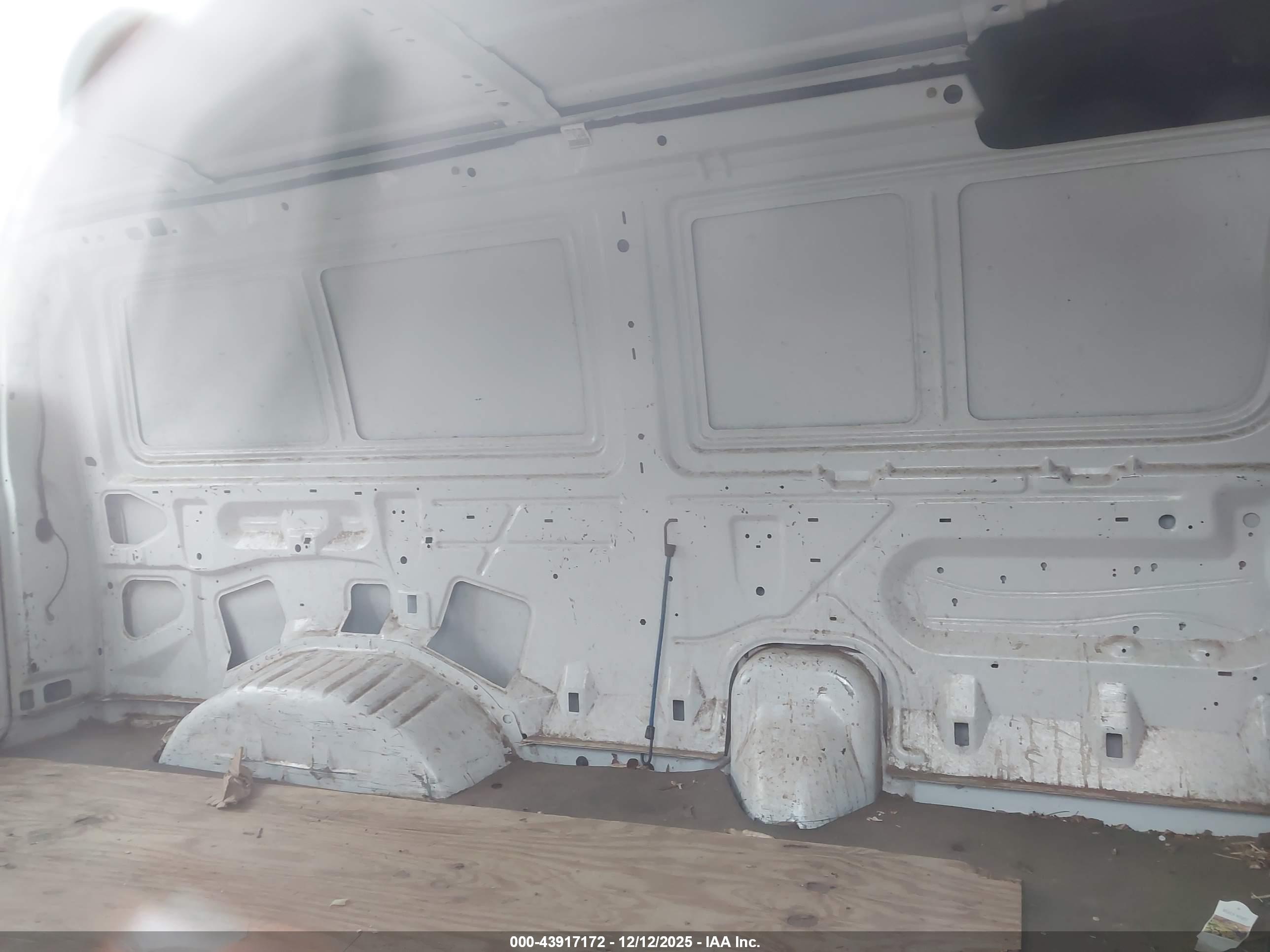 FORD E-150 image 8