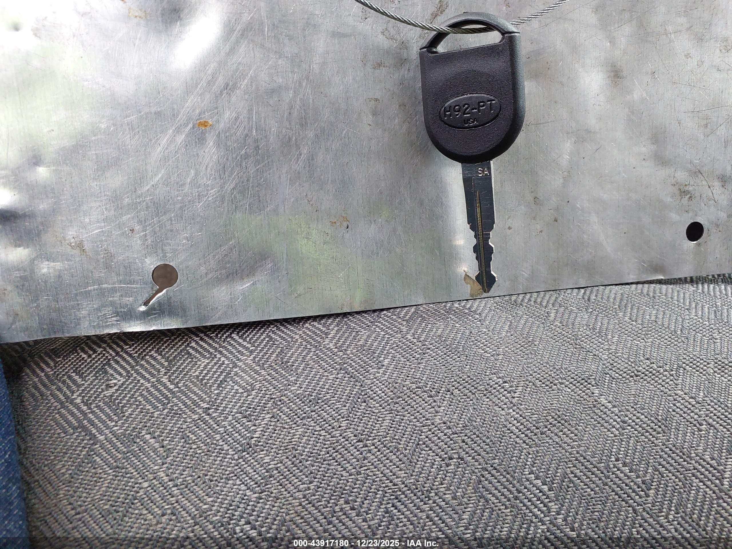 FORD EXPLORER image 11