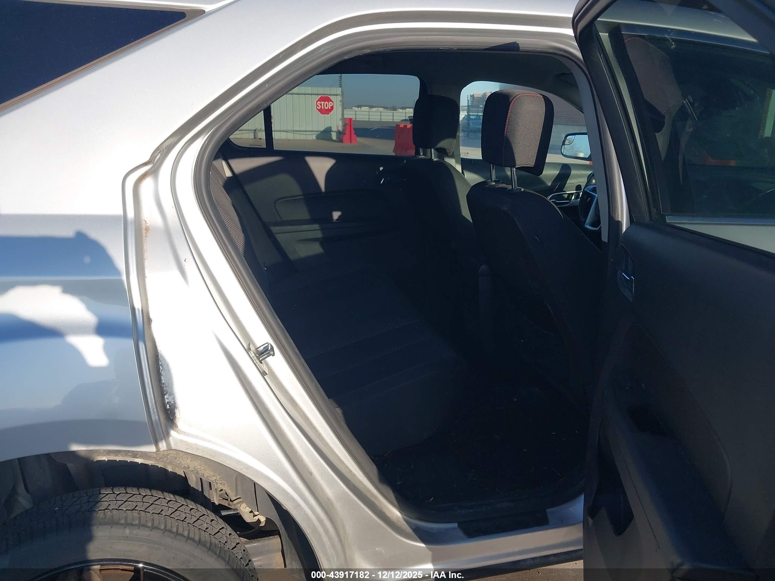 CHEVROLET EQUINOX image 8