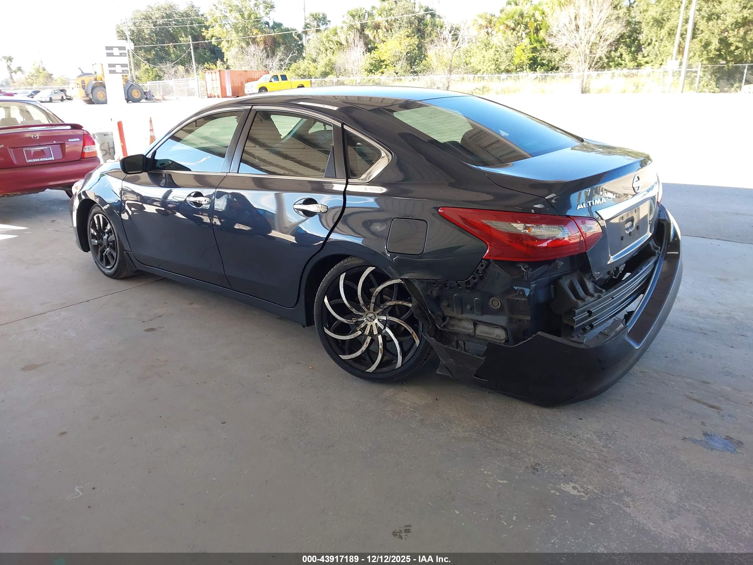 NISSAN ALTIMA image 3