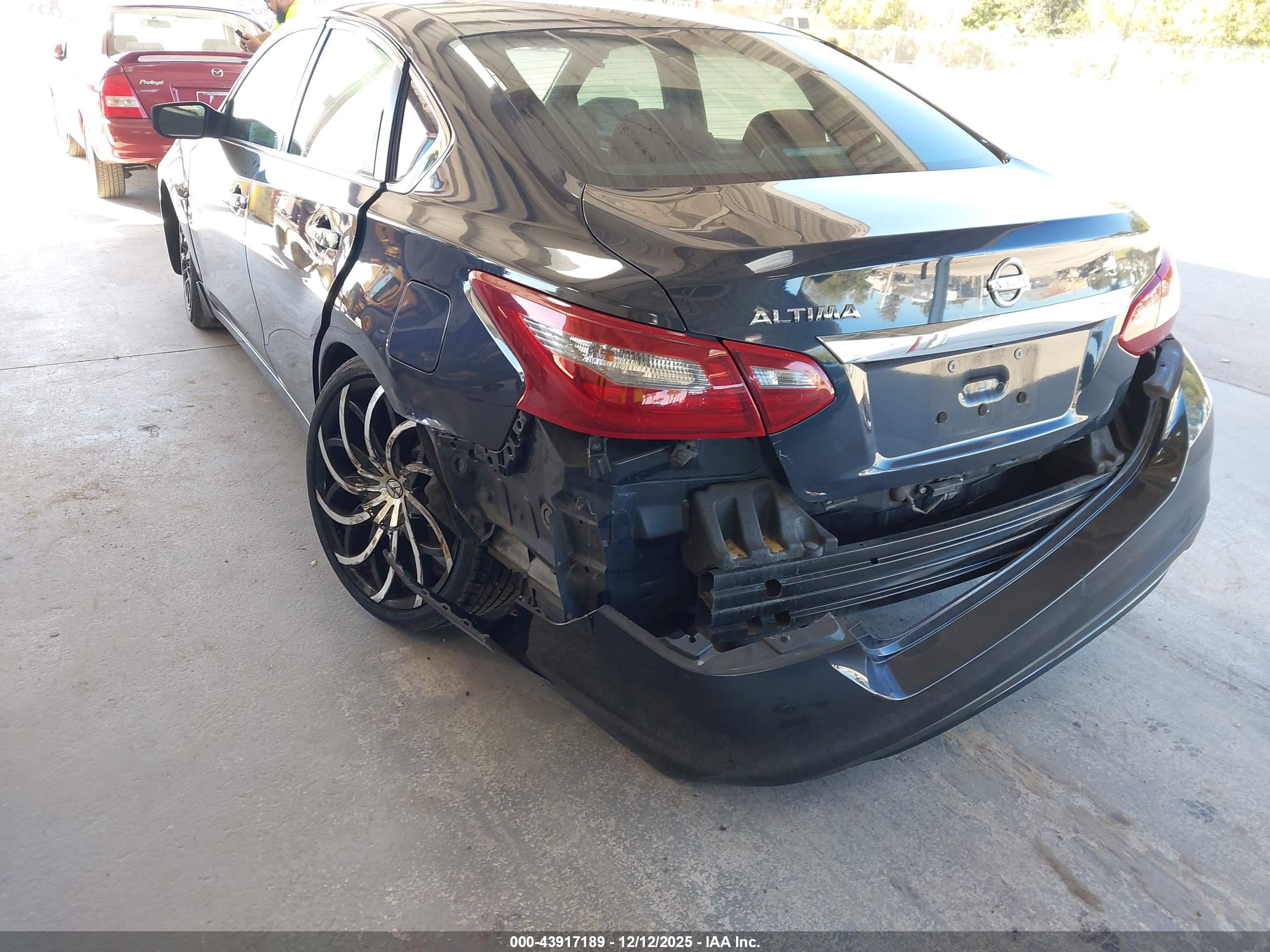 NISSAN ALTIMA image 6