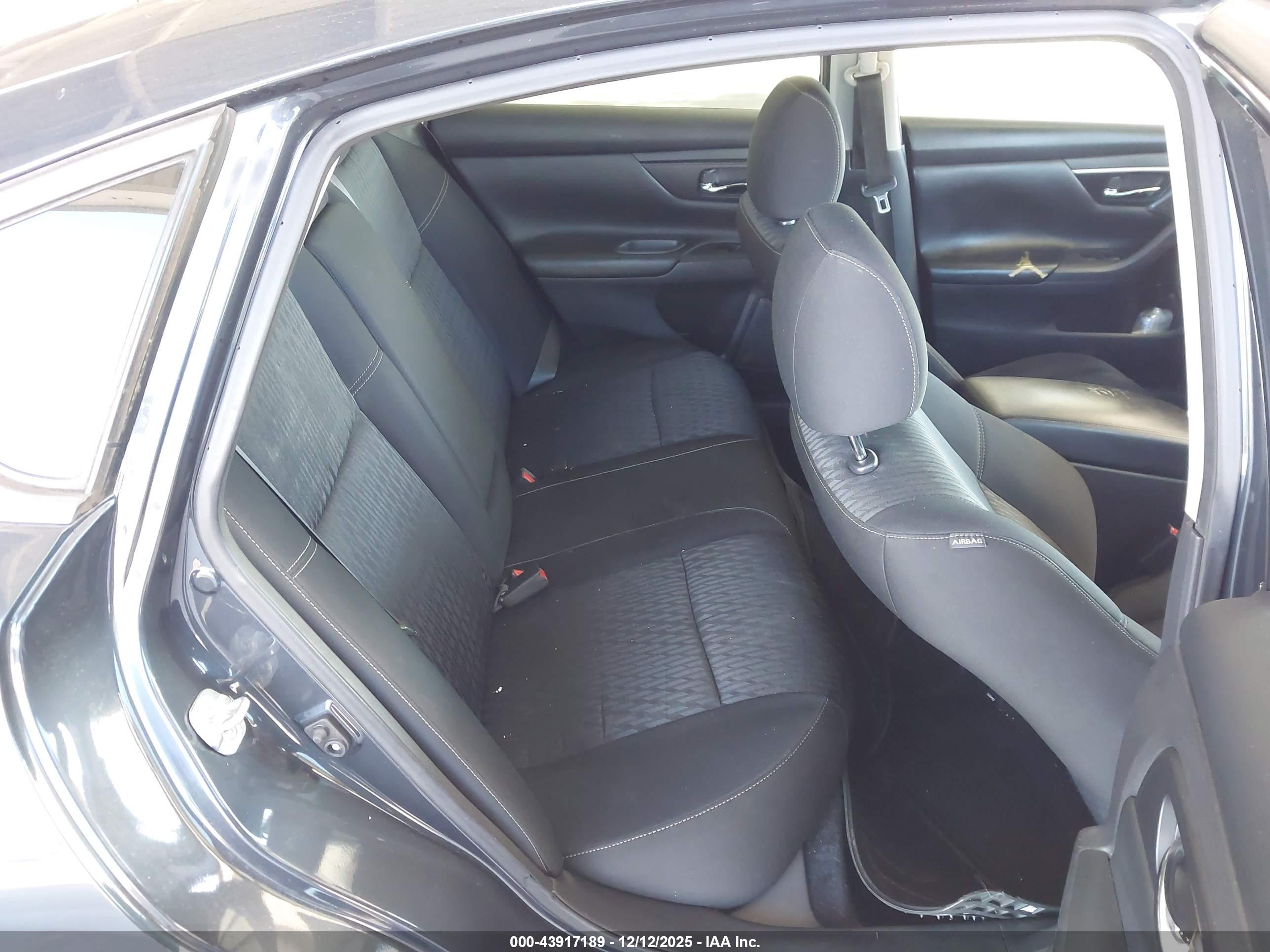 NISSAN ALTIMA image 8