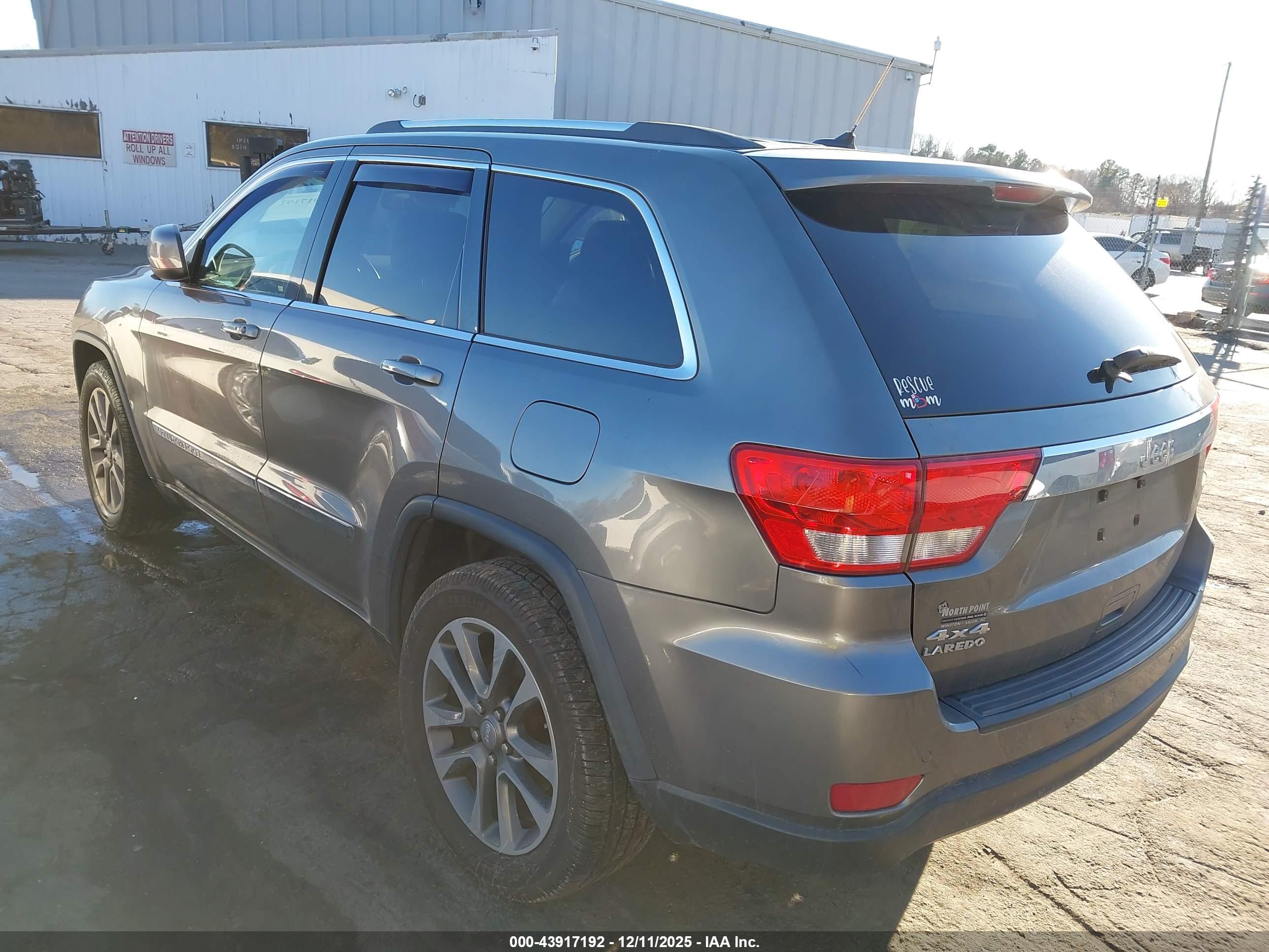 JEEP GRAND image 3