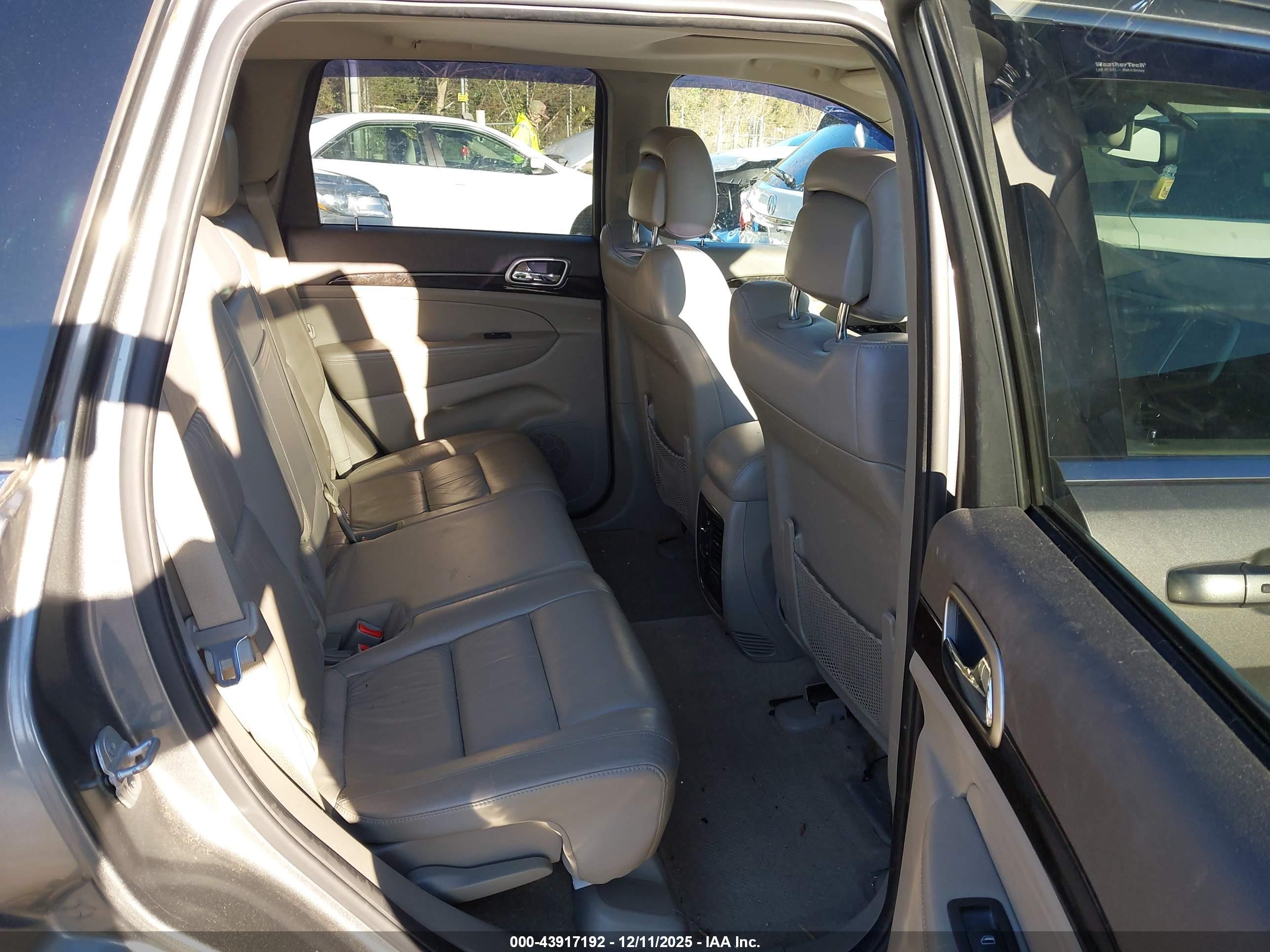 JEEP GRAND image 8