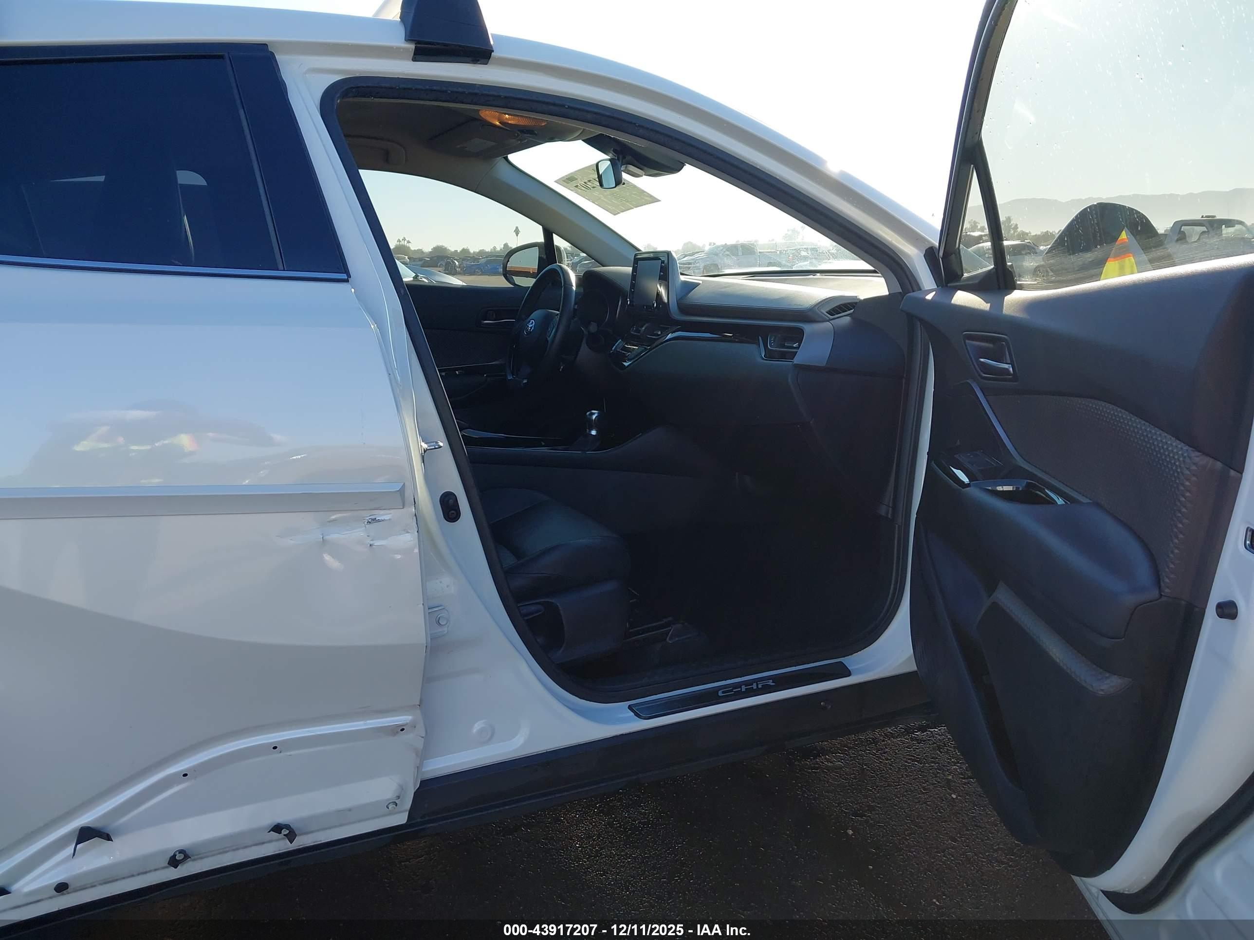 TOYOTA C-HR image 5