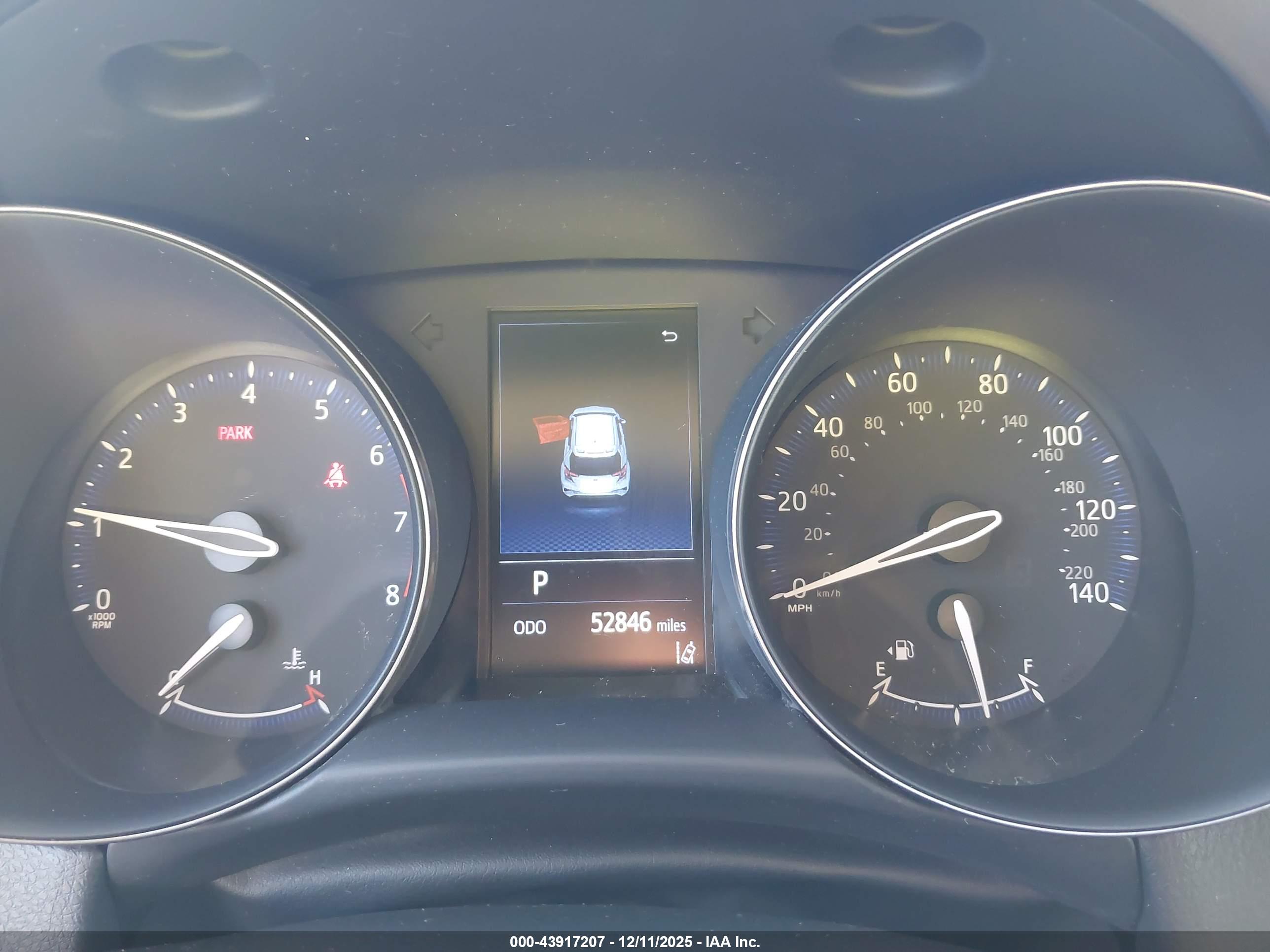TOYOTA C-HR image 7