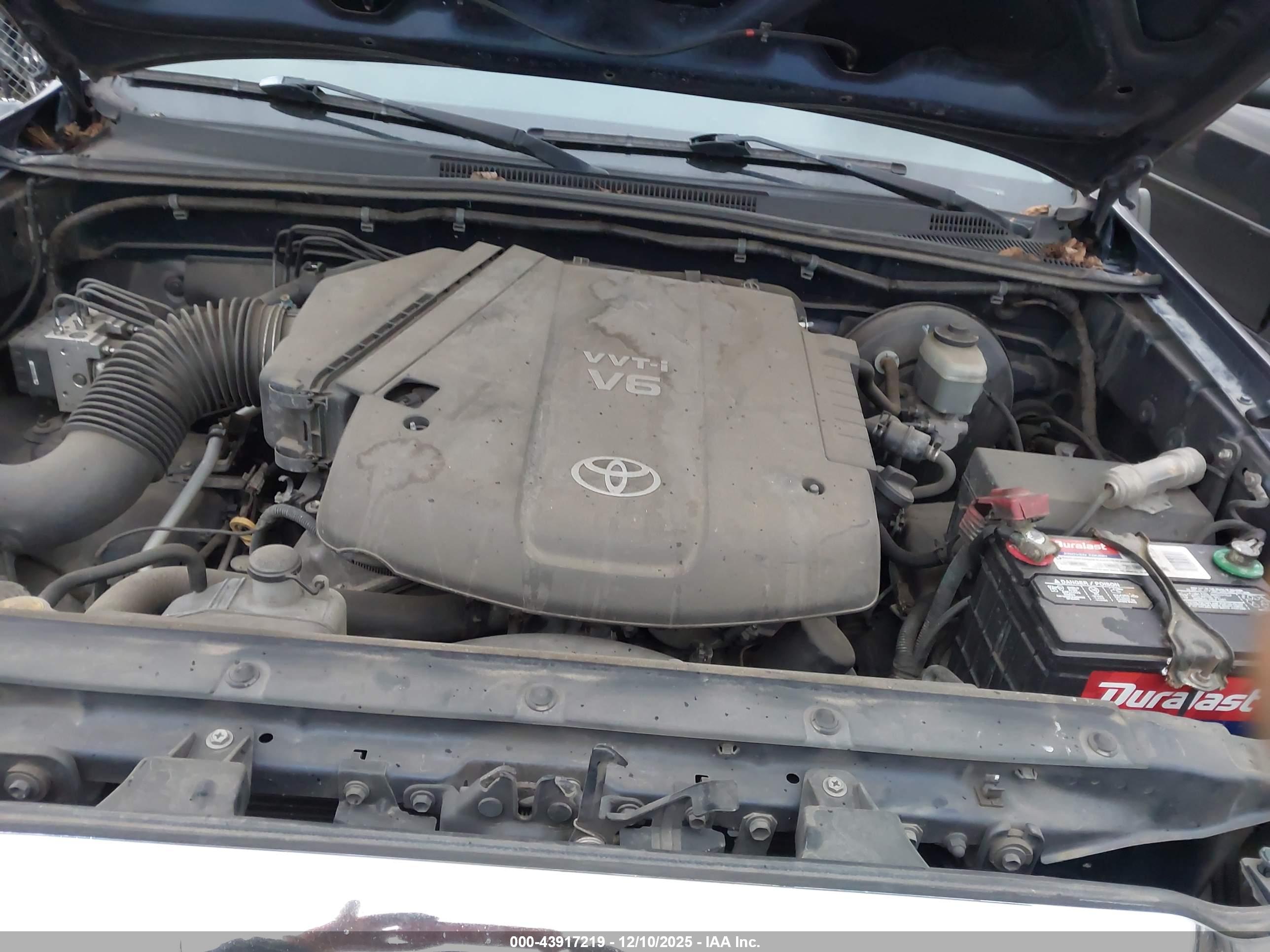 TOYOTA TACOMA image 10