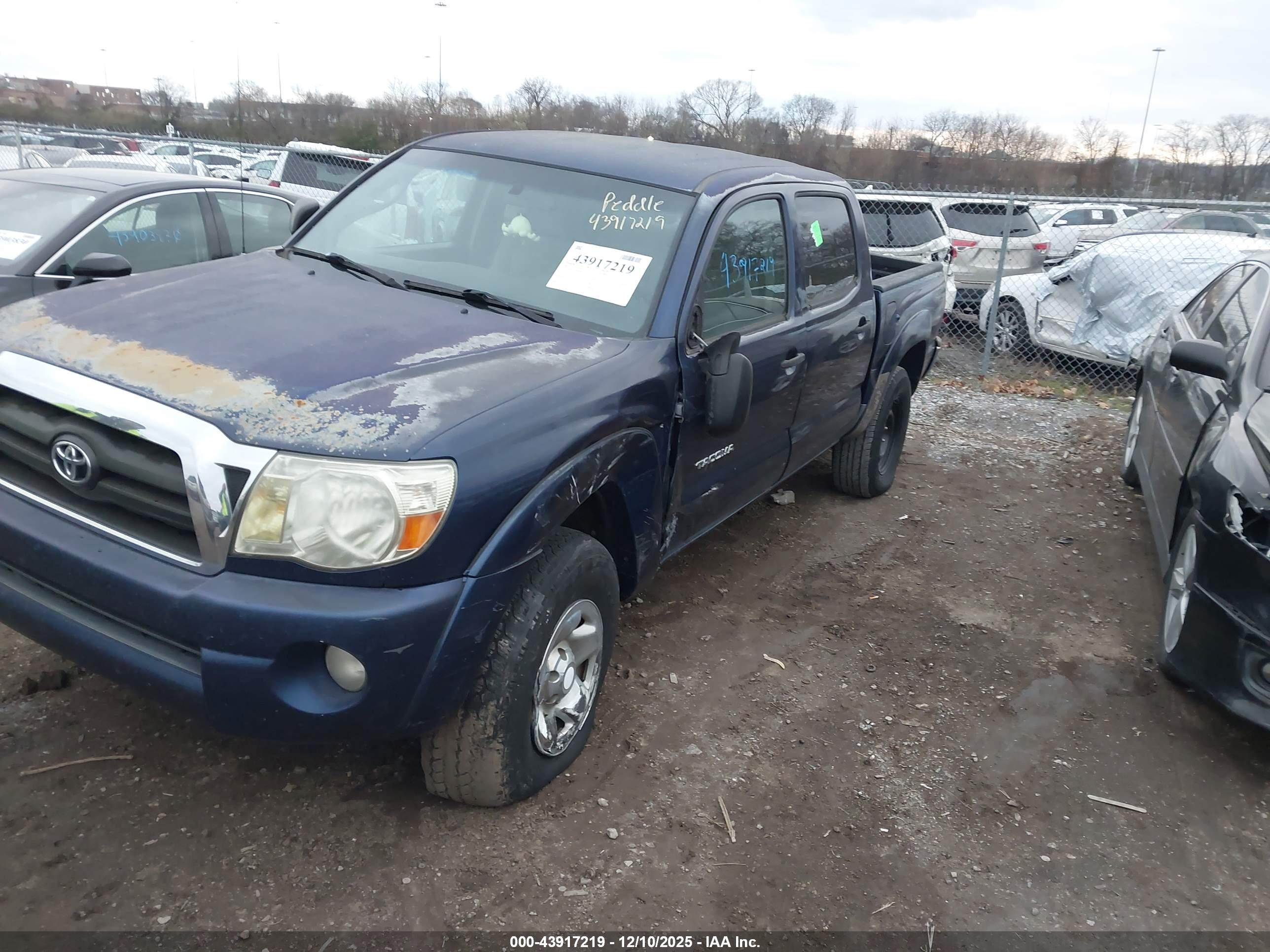 TOYOTA TACOMA image 2