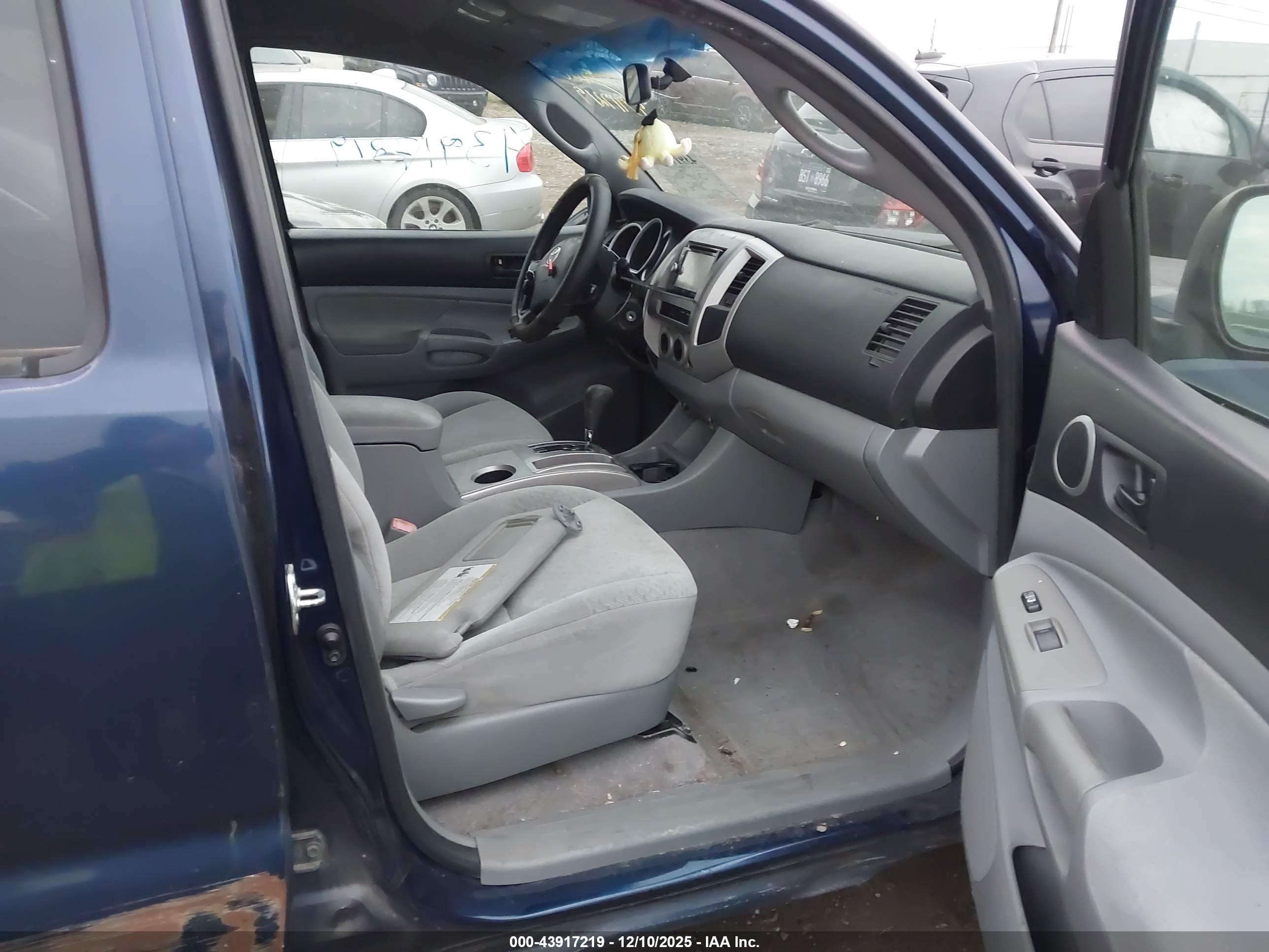 TOYOTA TACOMA image 5