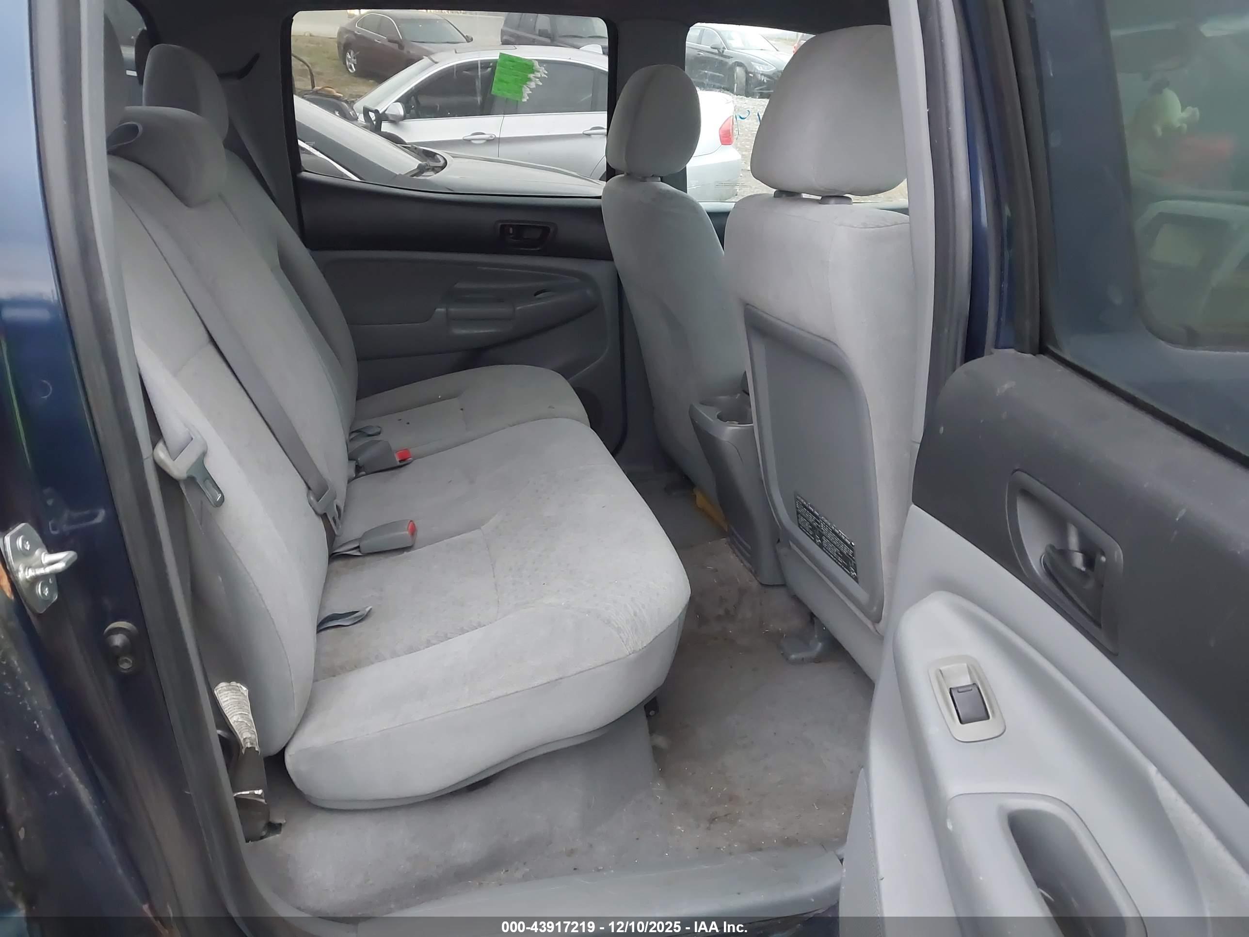 TOYOTA TACOMA image 8