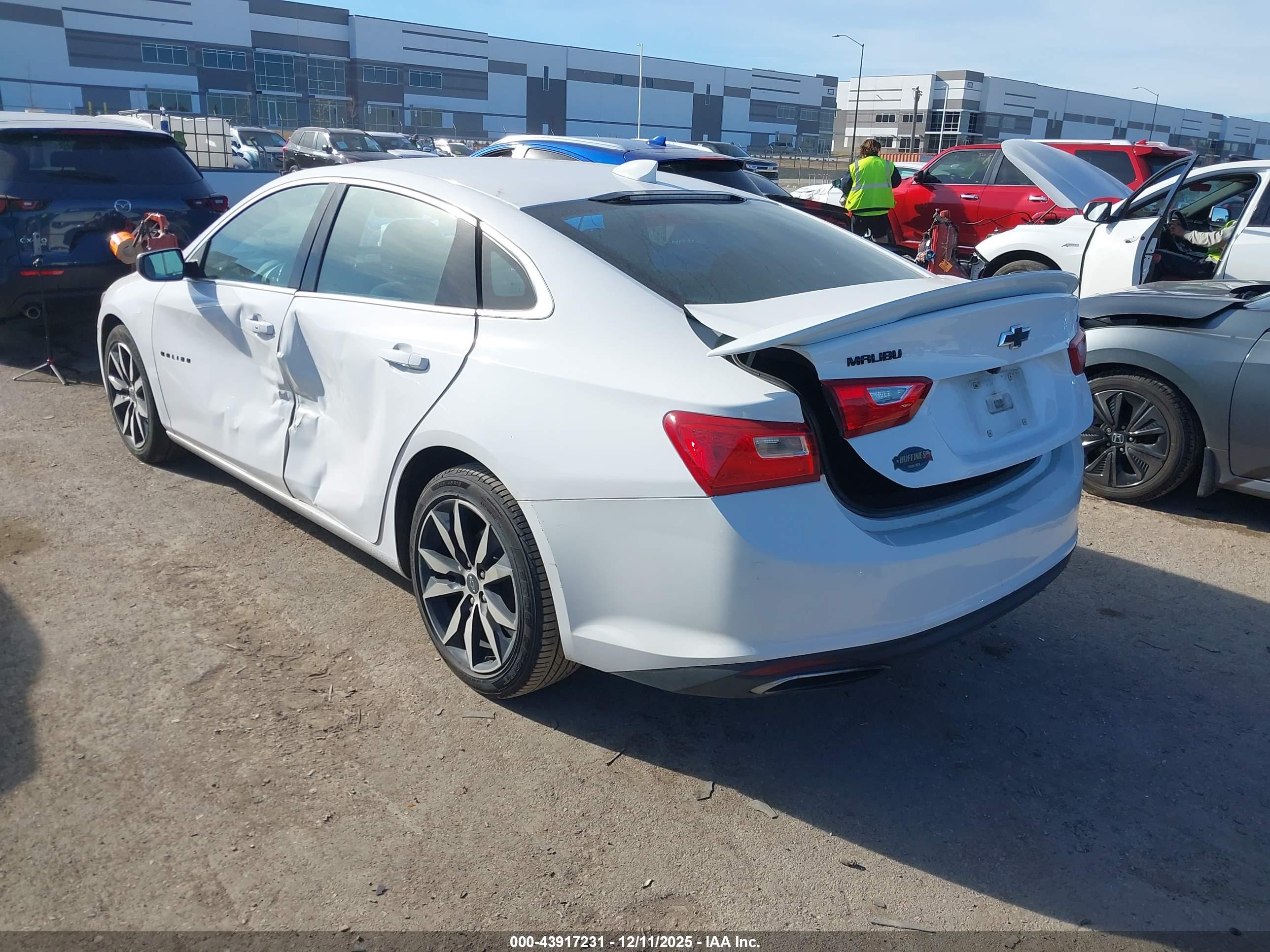 CHEVROLET MALIBU image 3