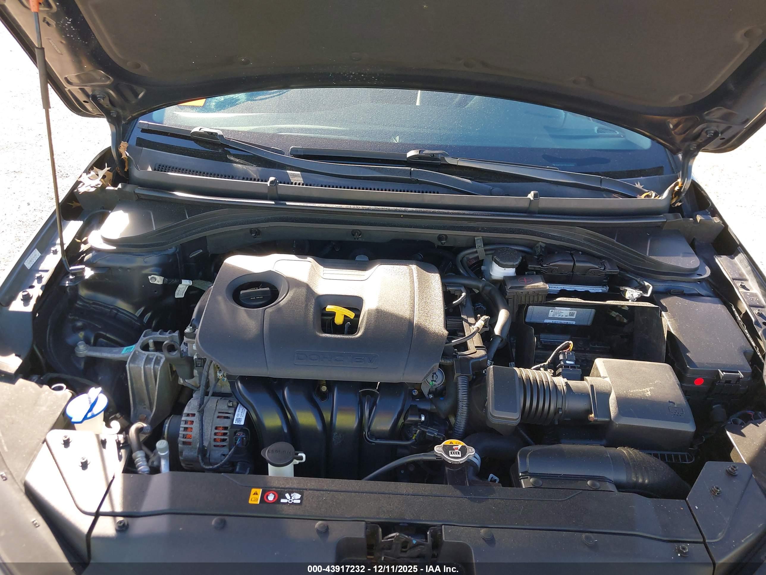 HYUNDAI ELANTRA image 10