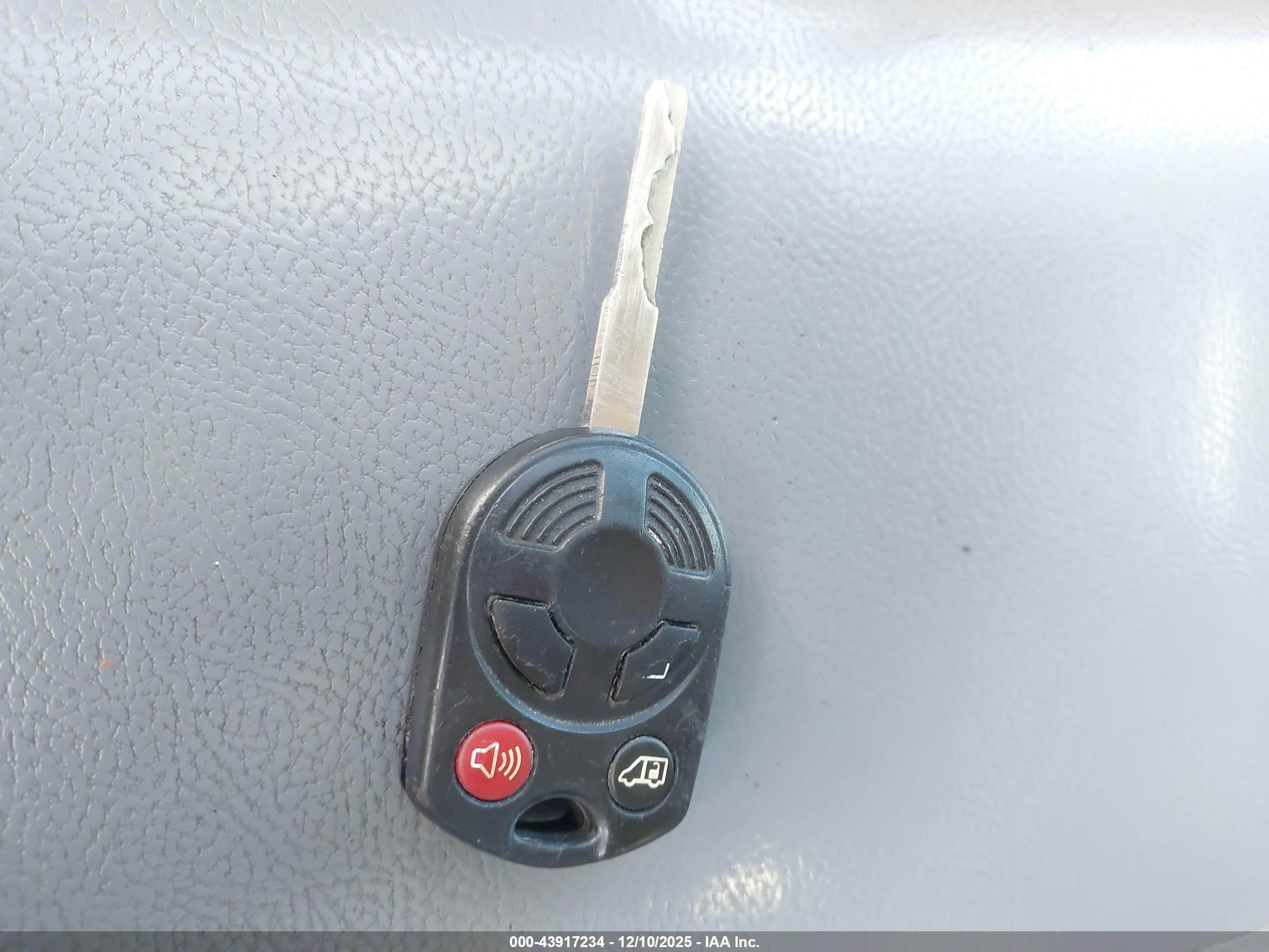 FORD TRANSIT-250 image 11