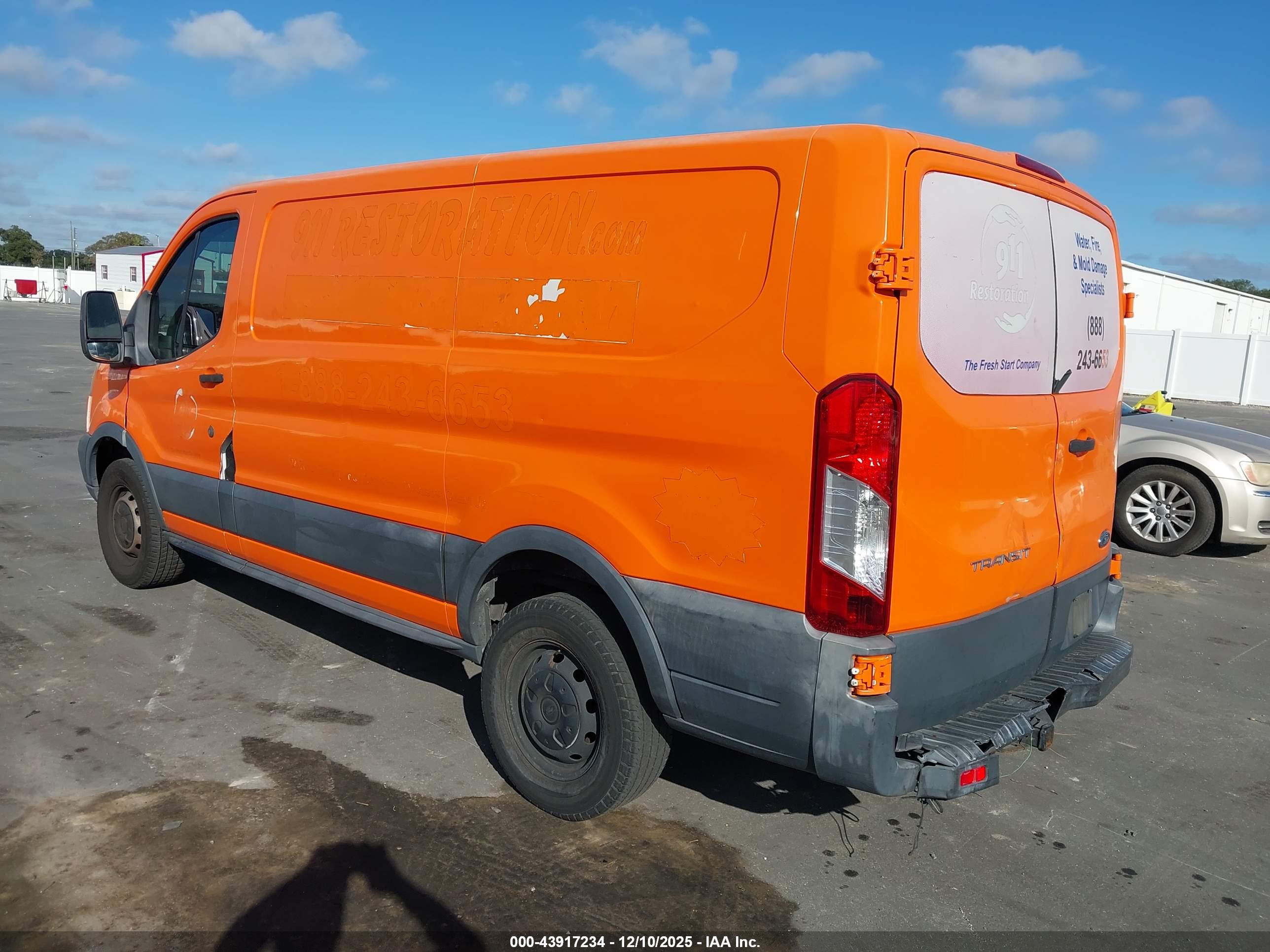 FORD TRANSIT-250 image 3