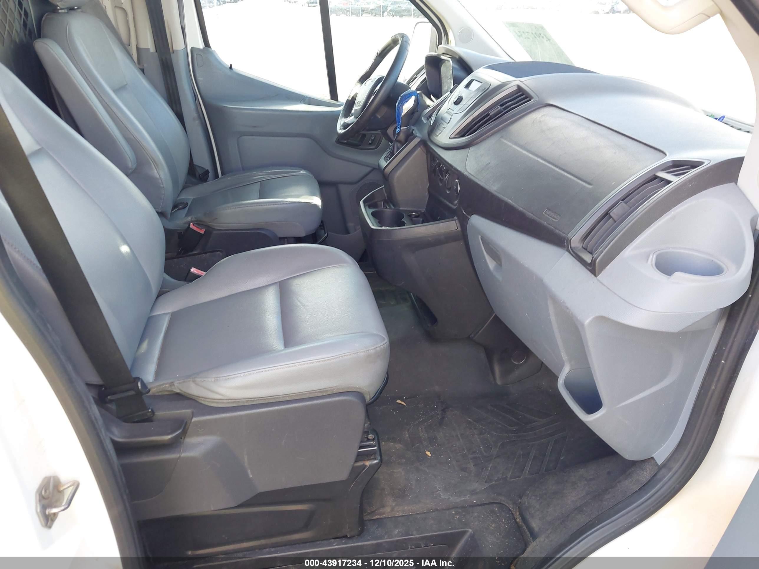 FORD TRANSIT-250 image 5