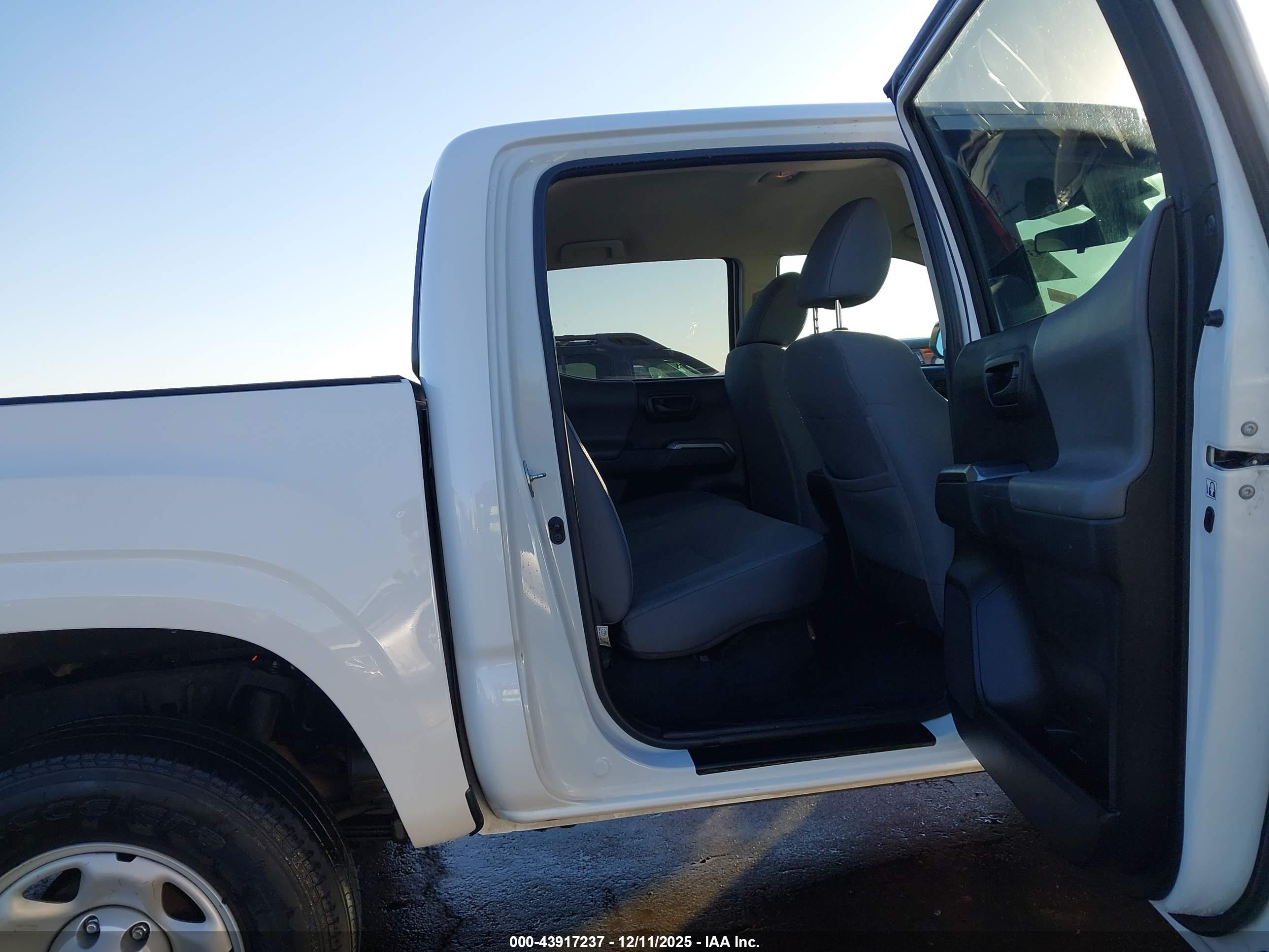 TOYOTA TACOMA image 8