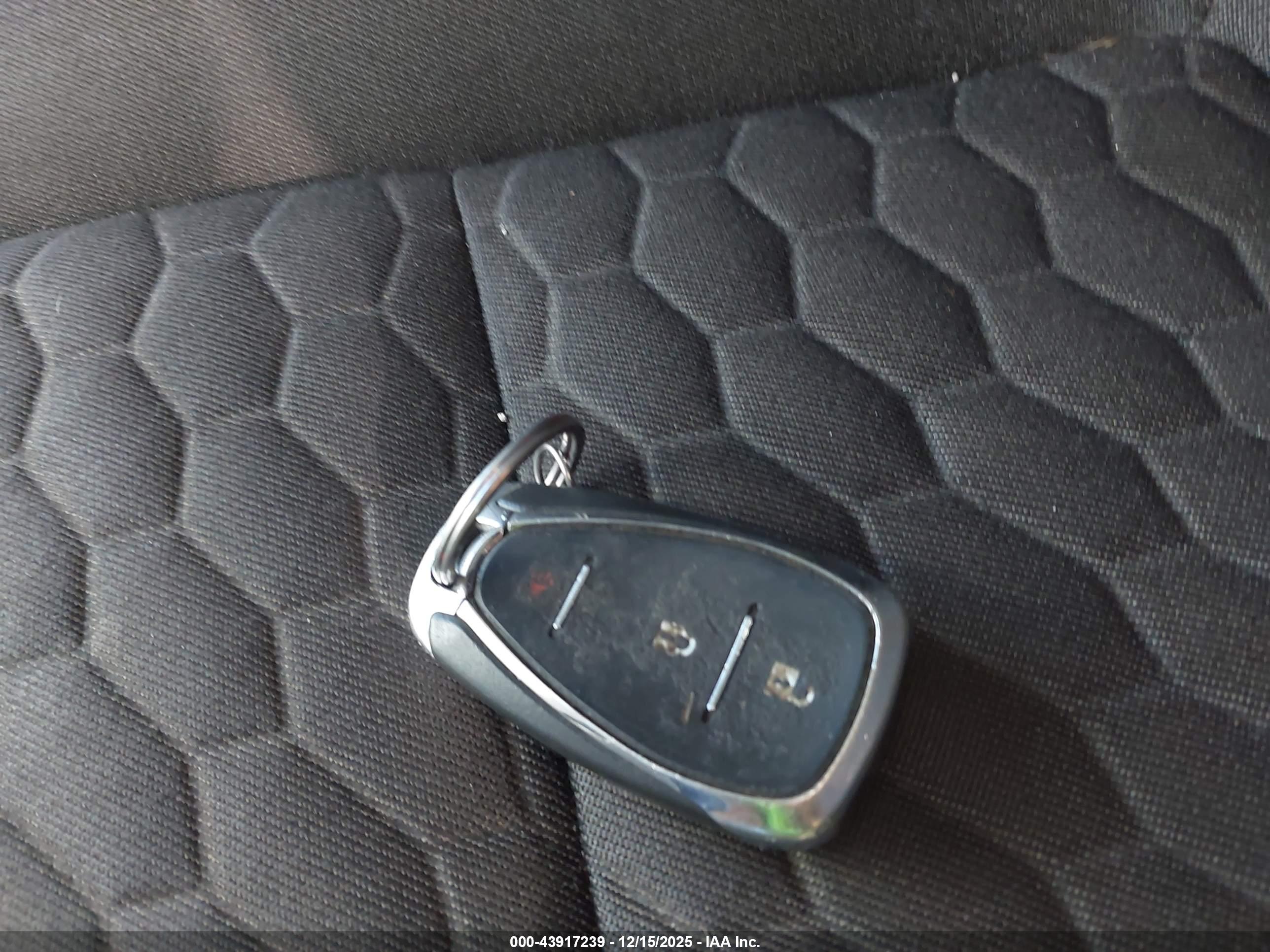 CHEVROLET EQUINOX image 11