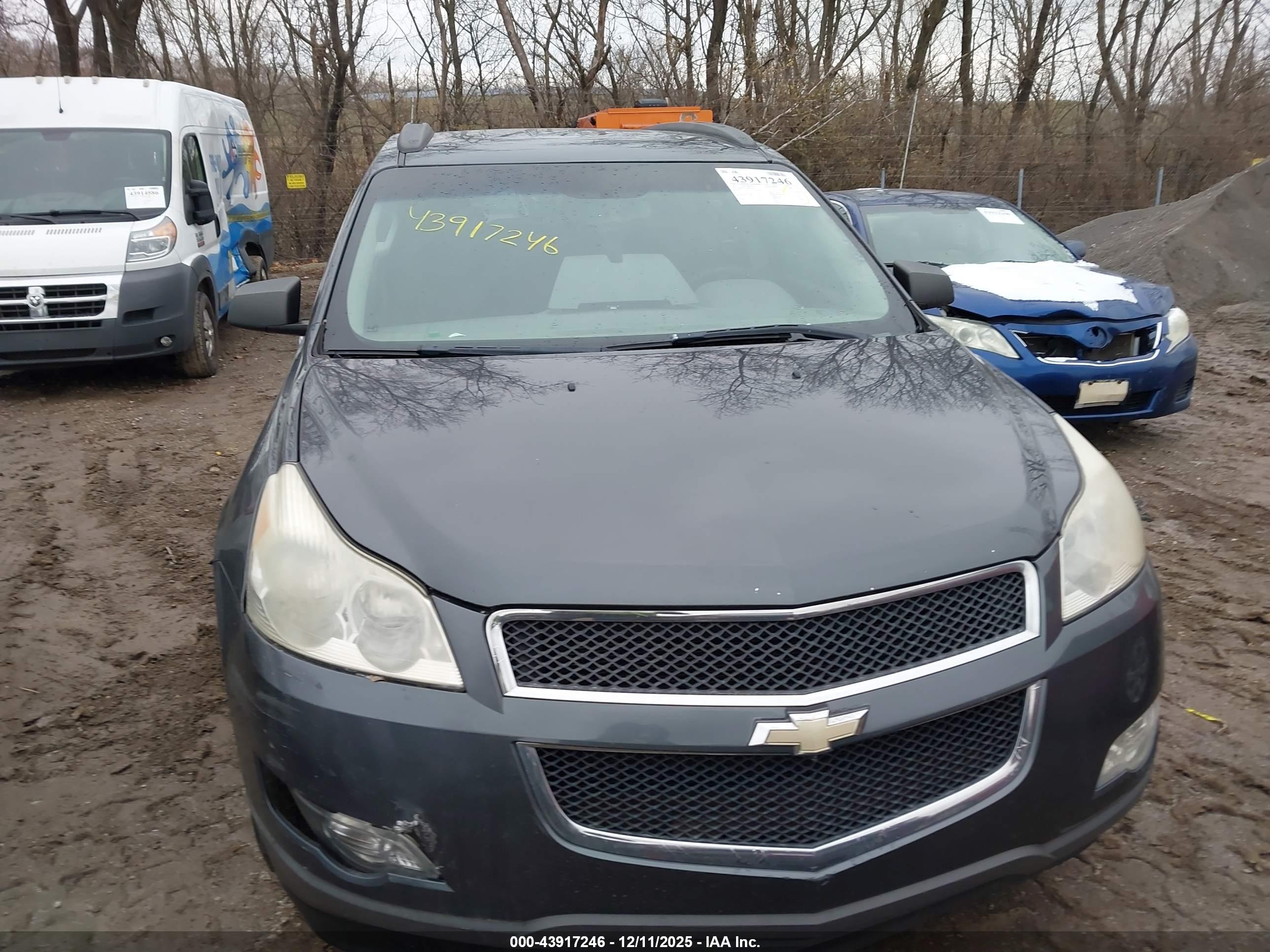 CHEVROLET TRAVERSE image 6