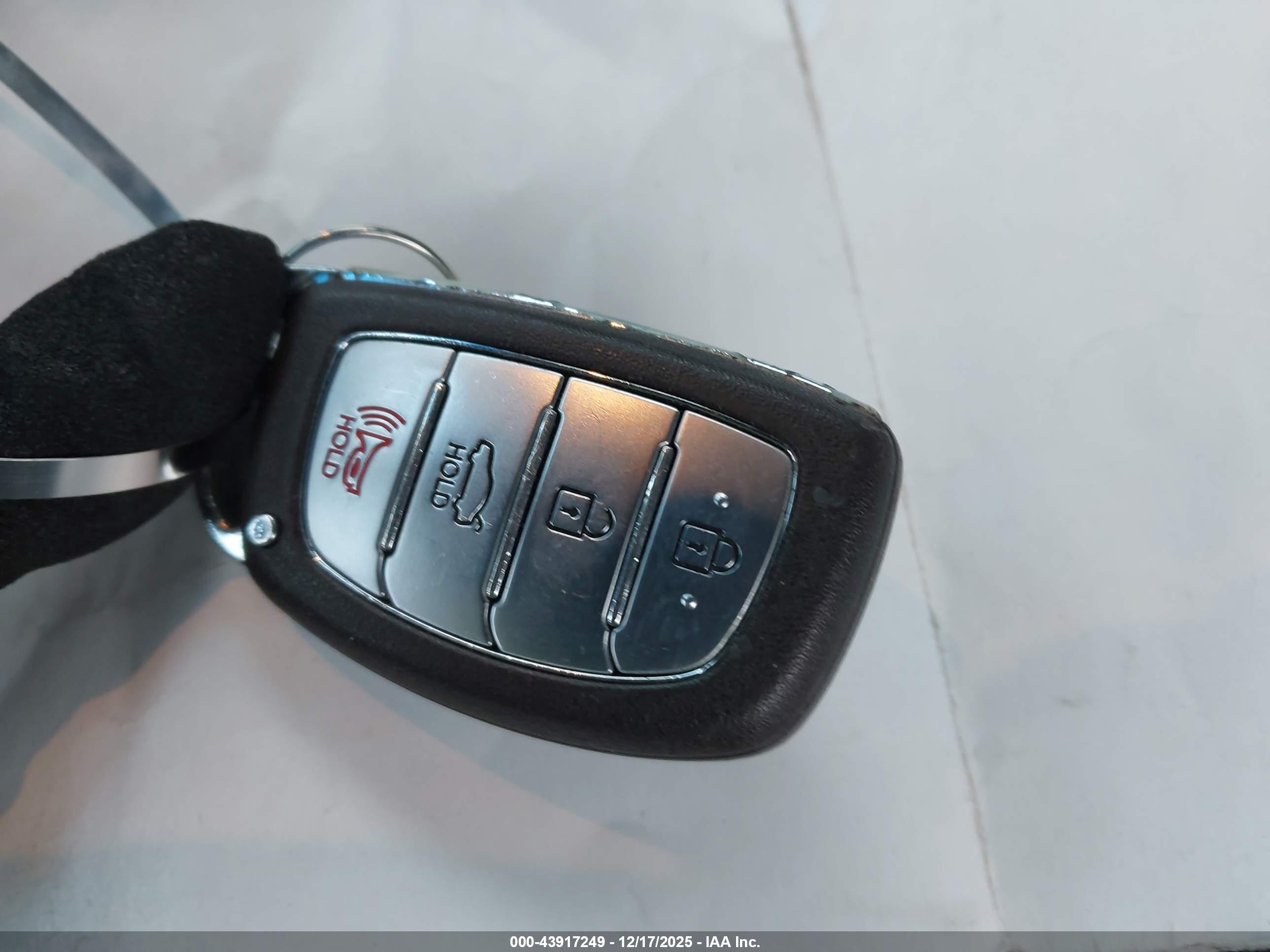 HYUNDAI ELANTRA image 11