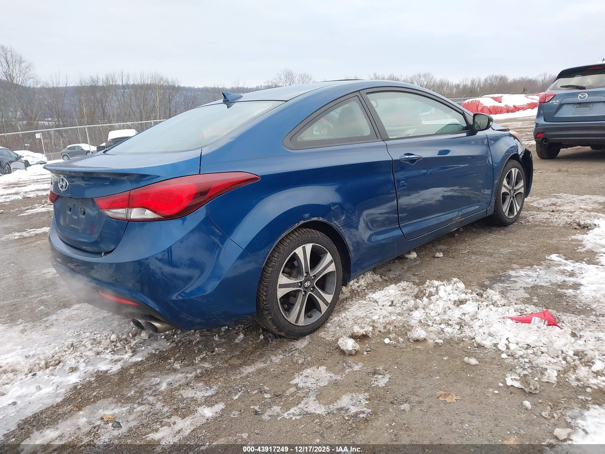 HYUNDAI ELANTRA image 4