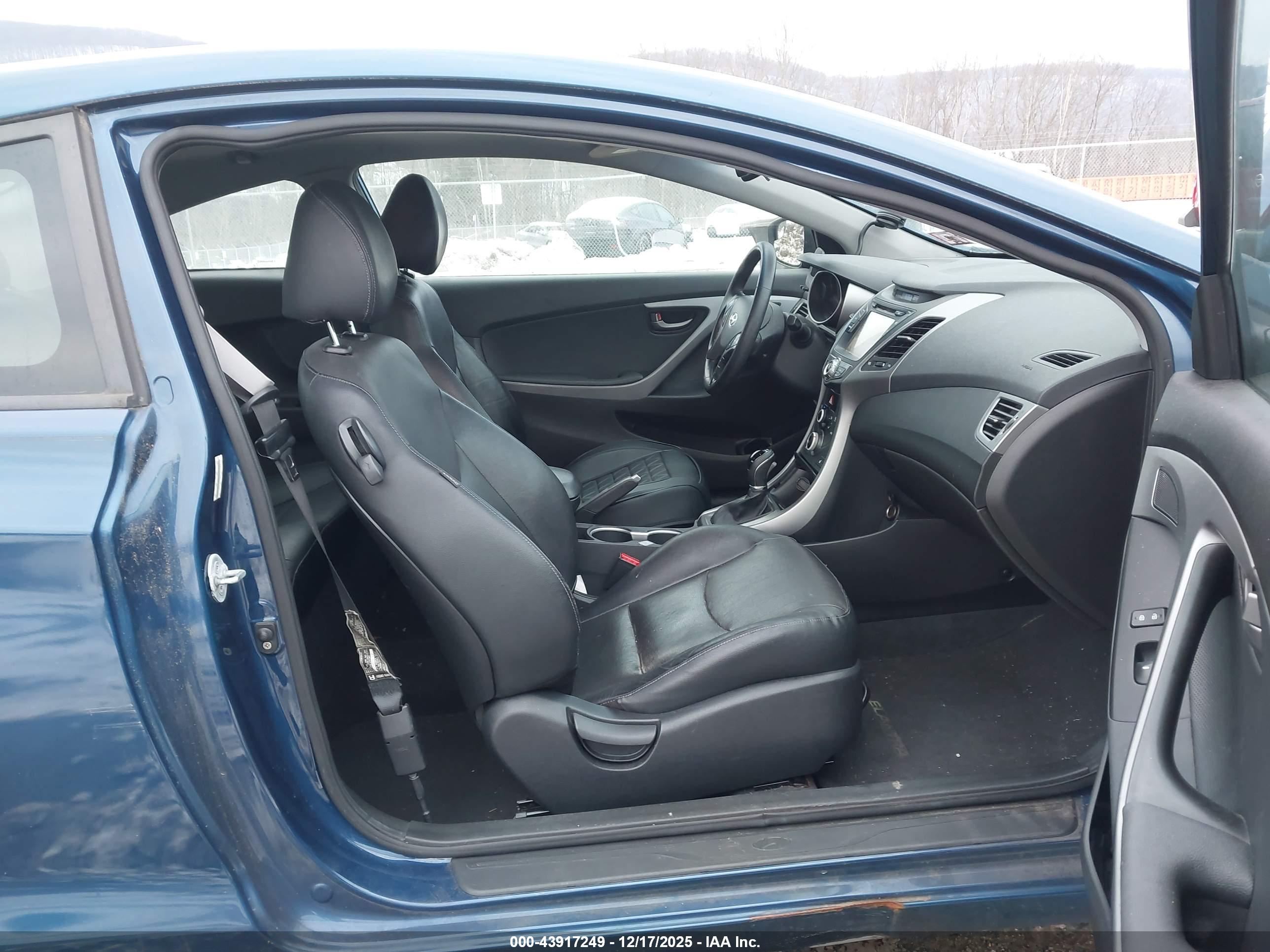 HYUNDAI ELANTRA image 5