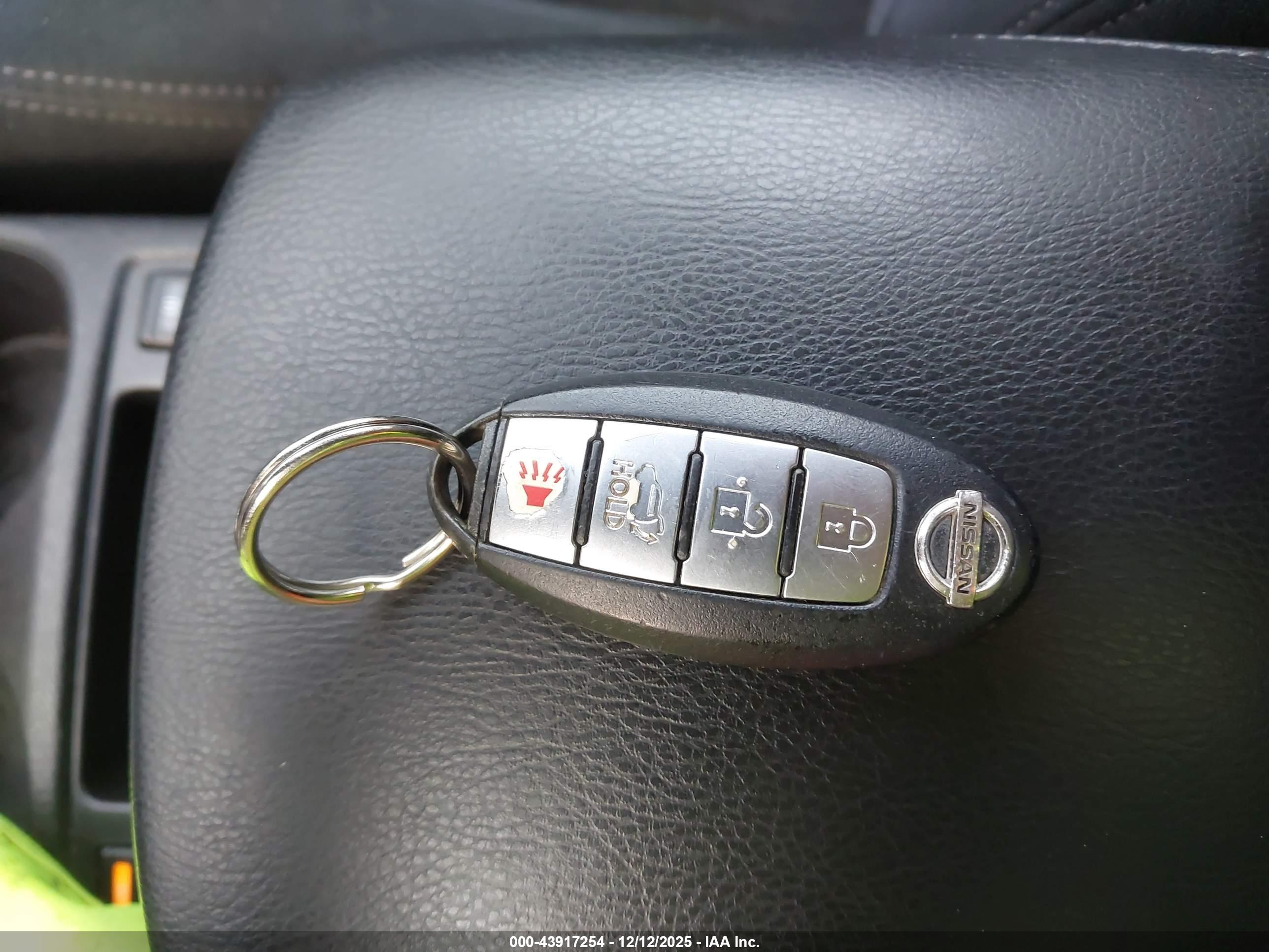 NISSAN ROGUE image 11