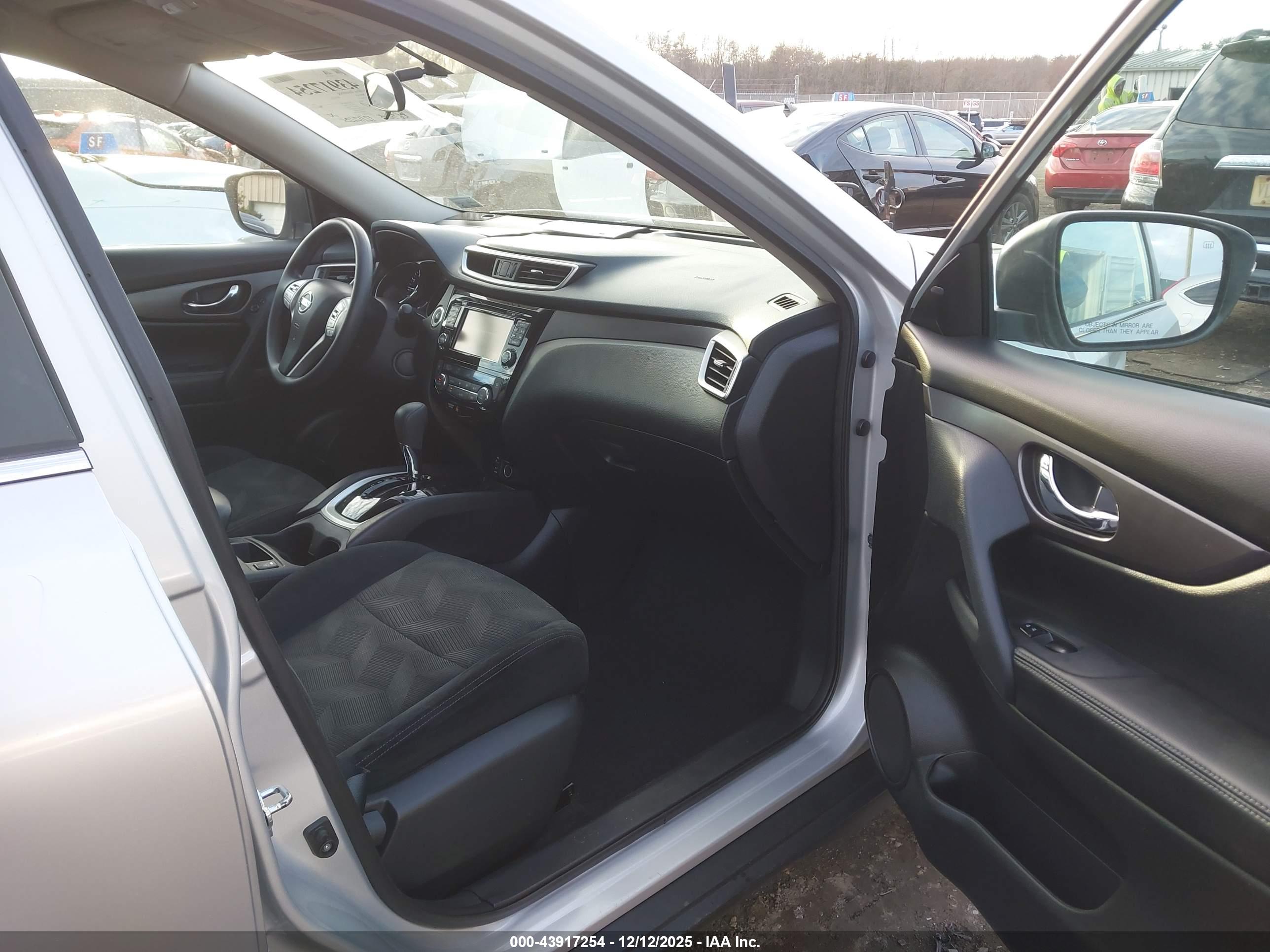 NISSAN ROGUE image 5