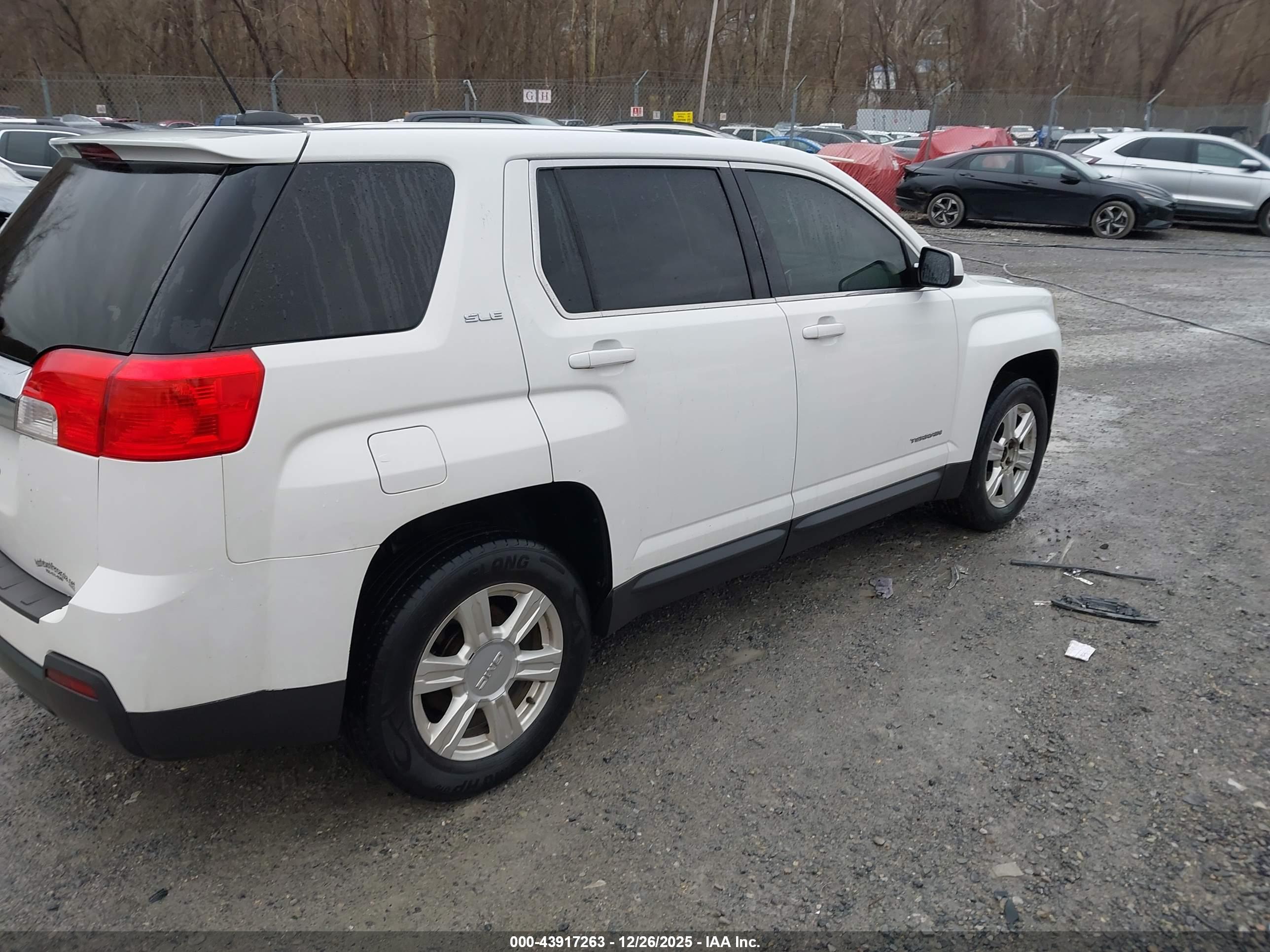 GMC TERRAIN image 4