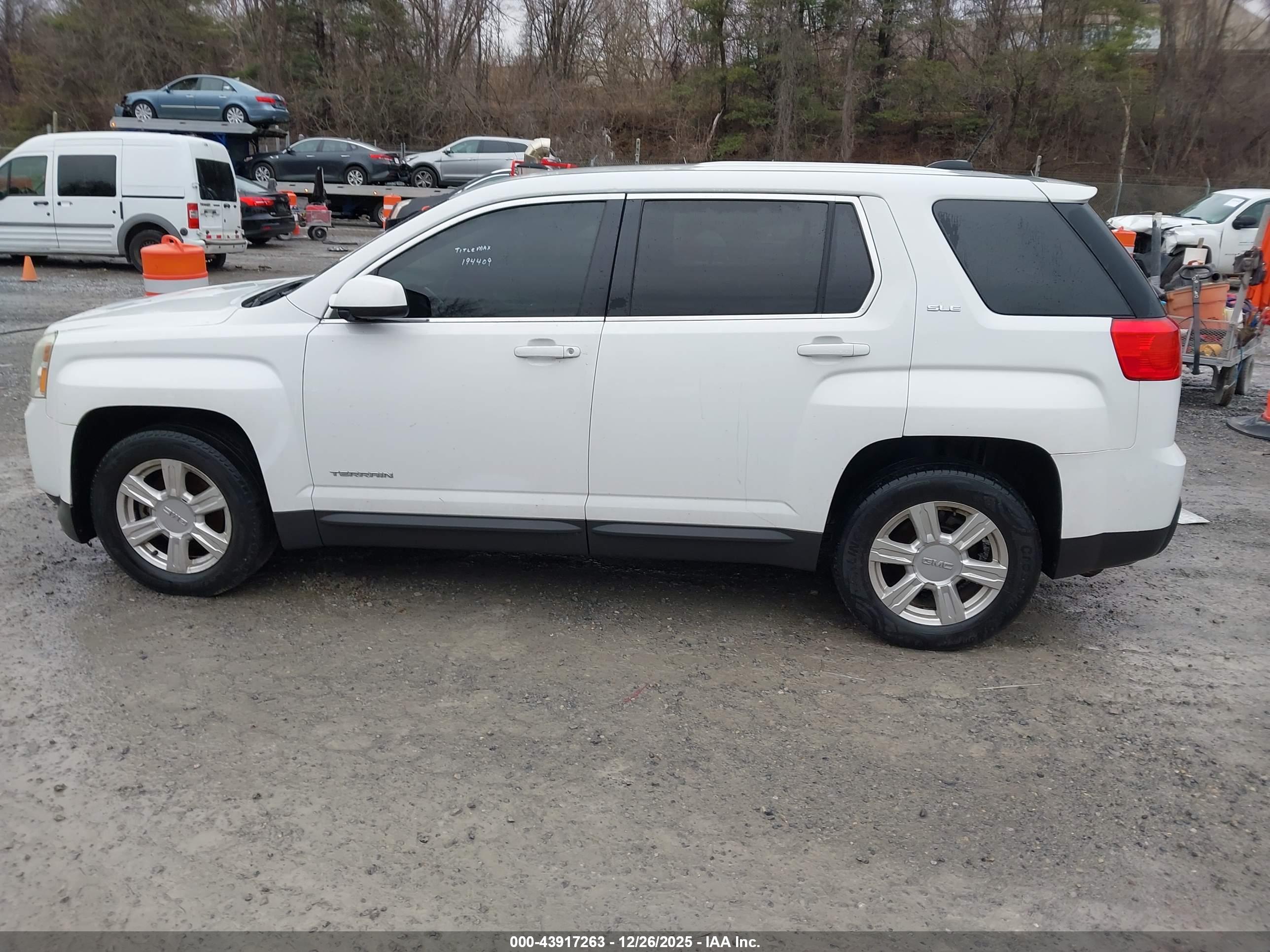 GMC TERRAIN image 6