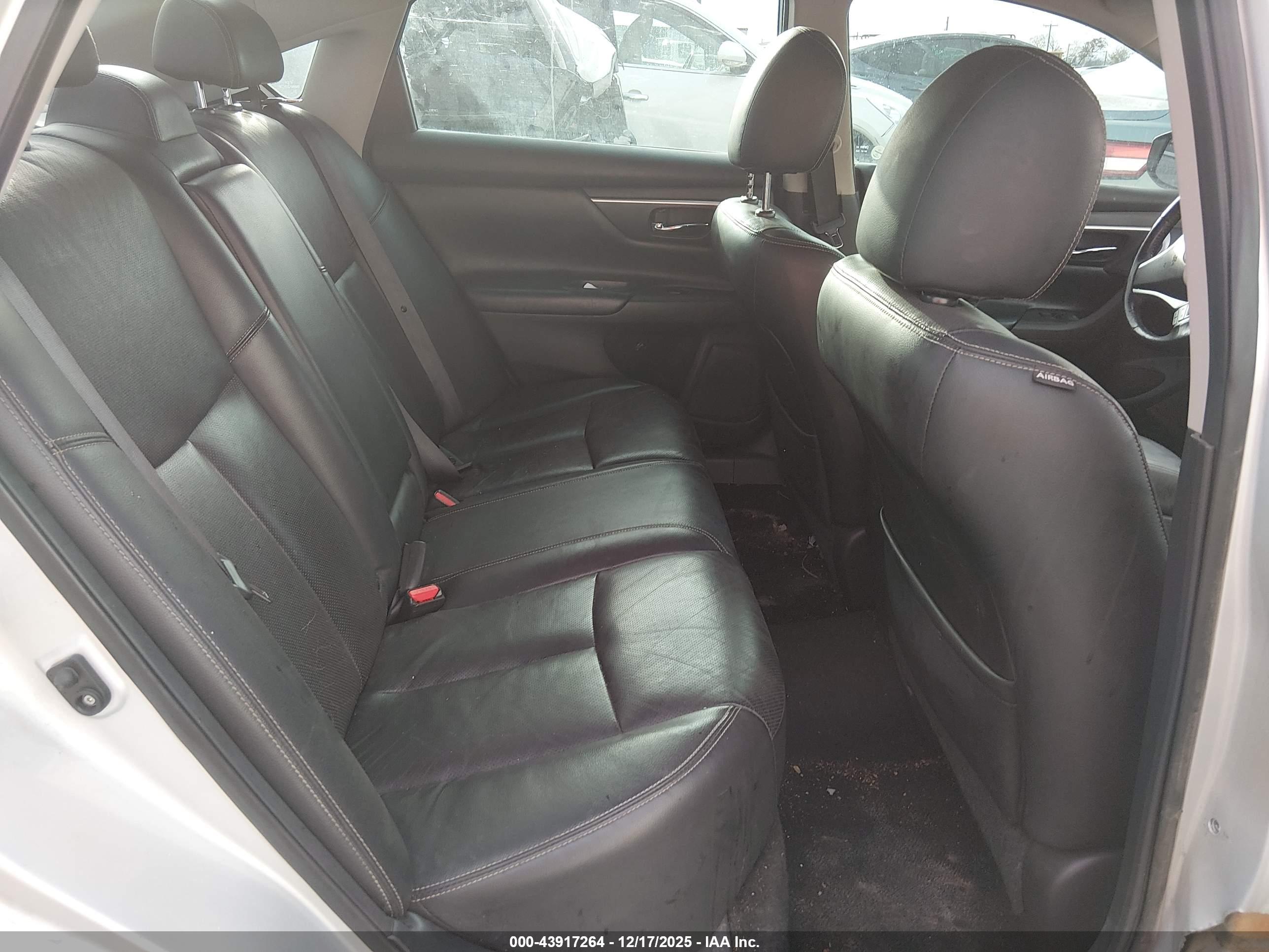 NISSAN ALTIMA image 8