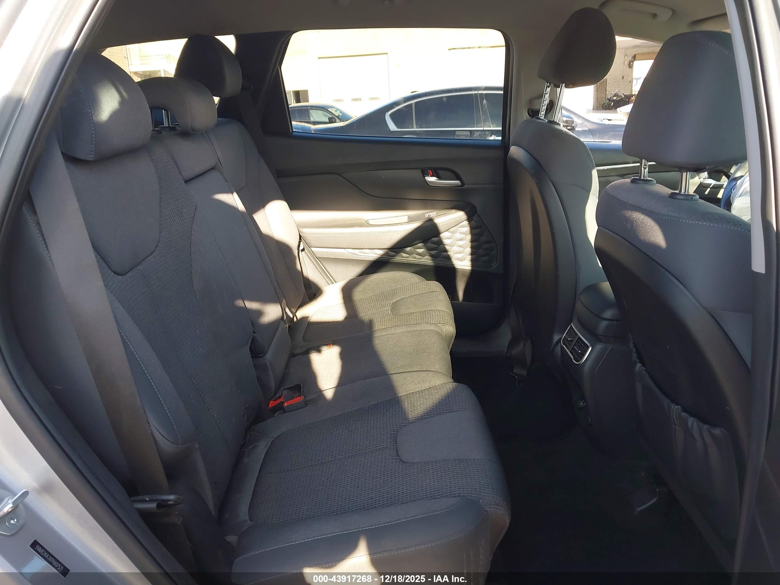 HYUNDAI SANTA image 8