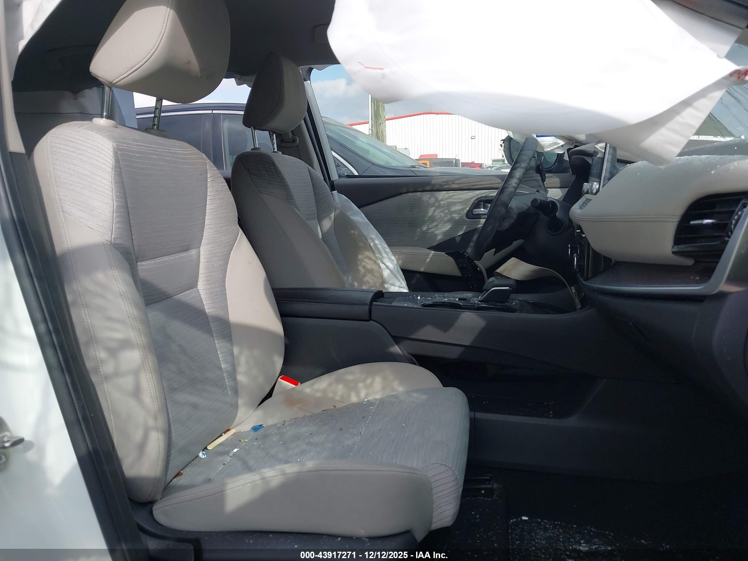NISSAN ROGUE image 5