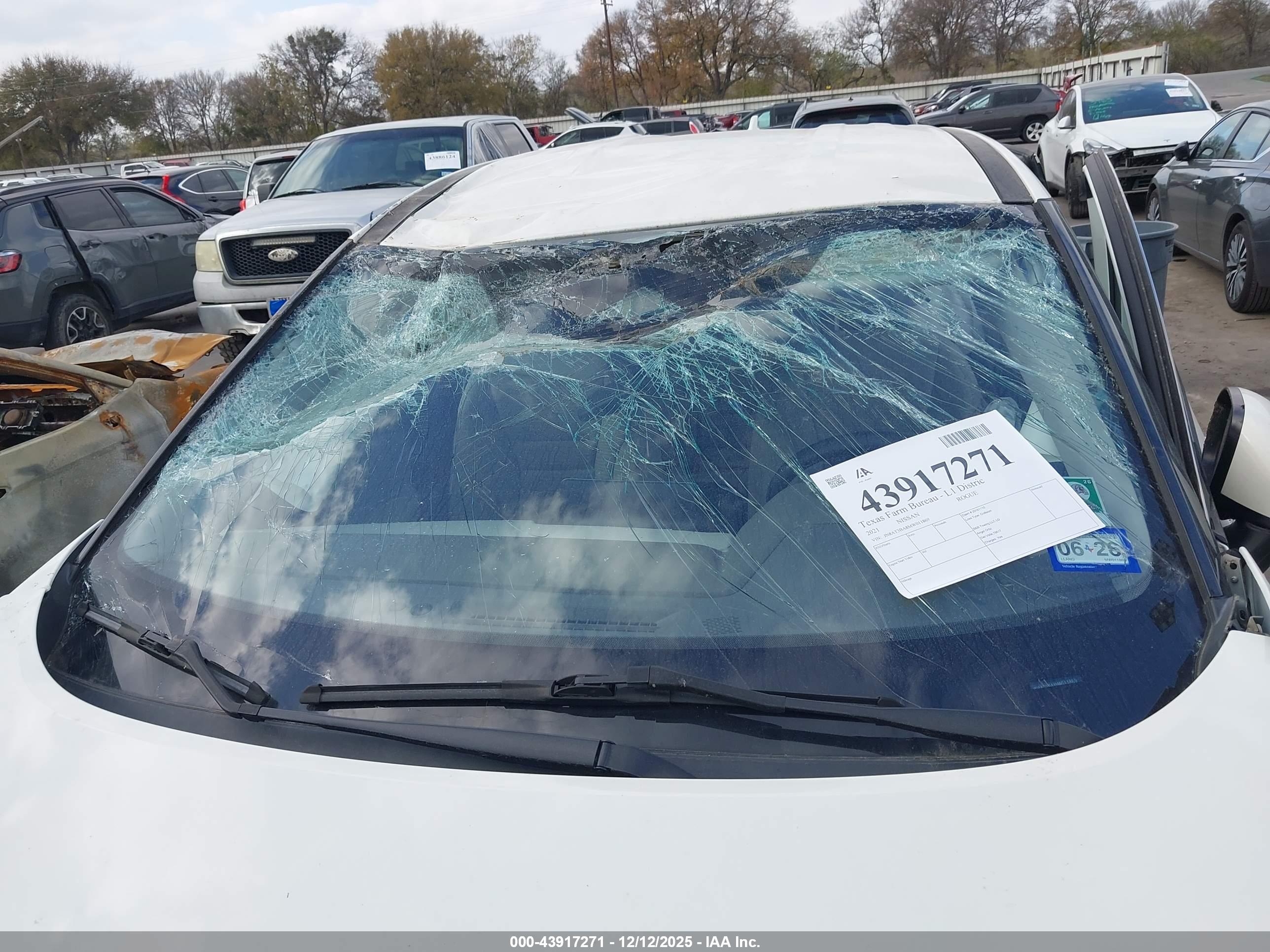 NISSAN ROGUE image 6