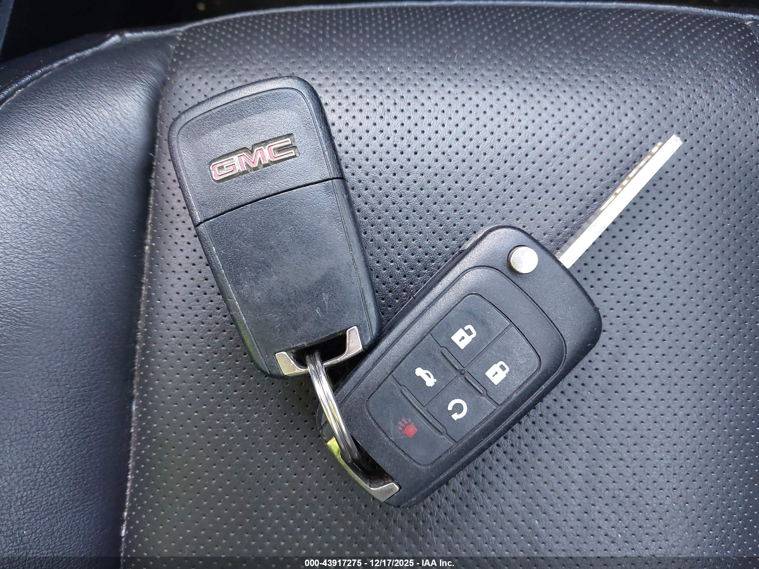 GMC TERRAIN image 11