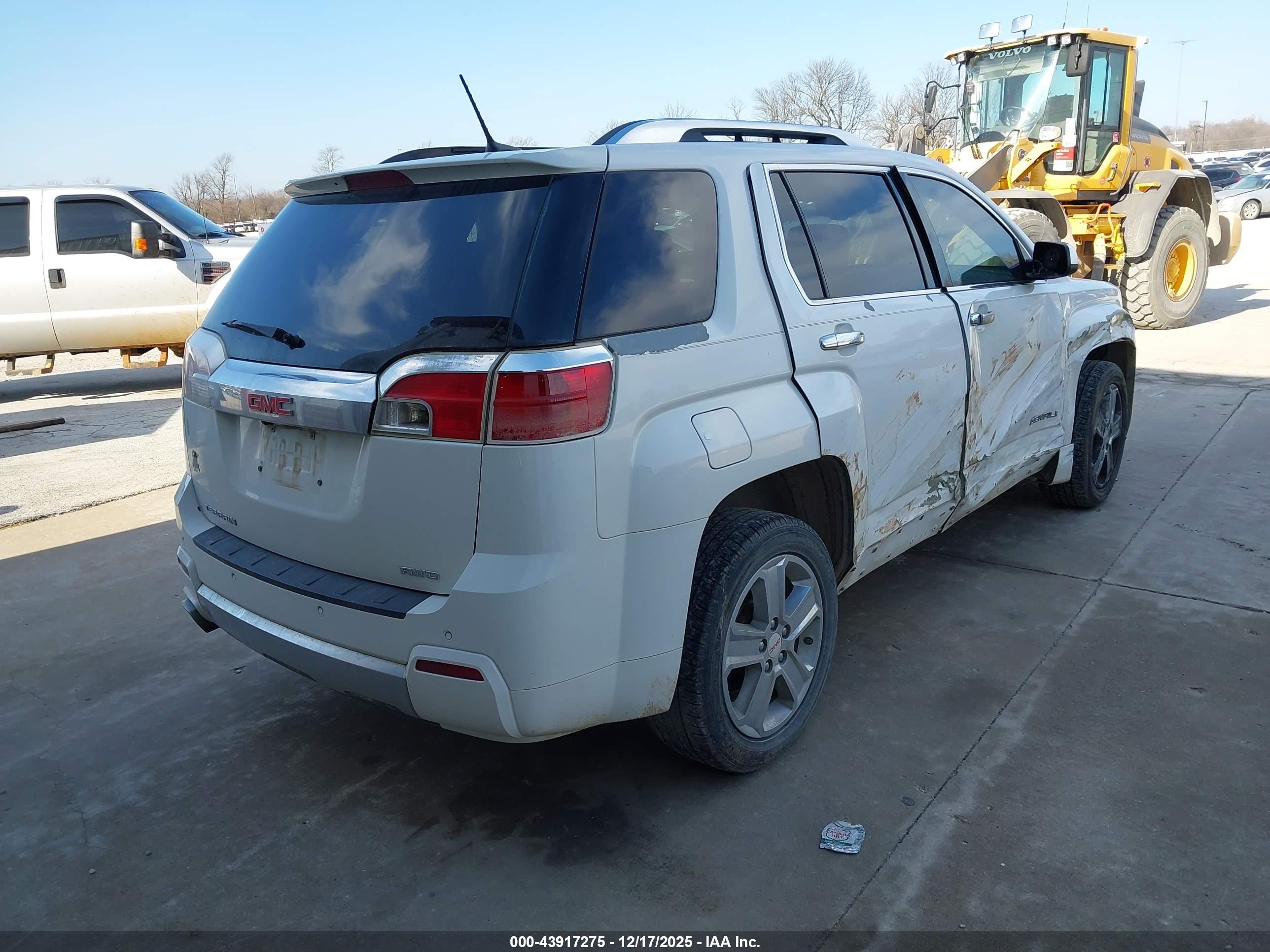 GMC TERRAIN image 4