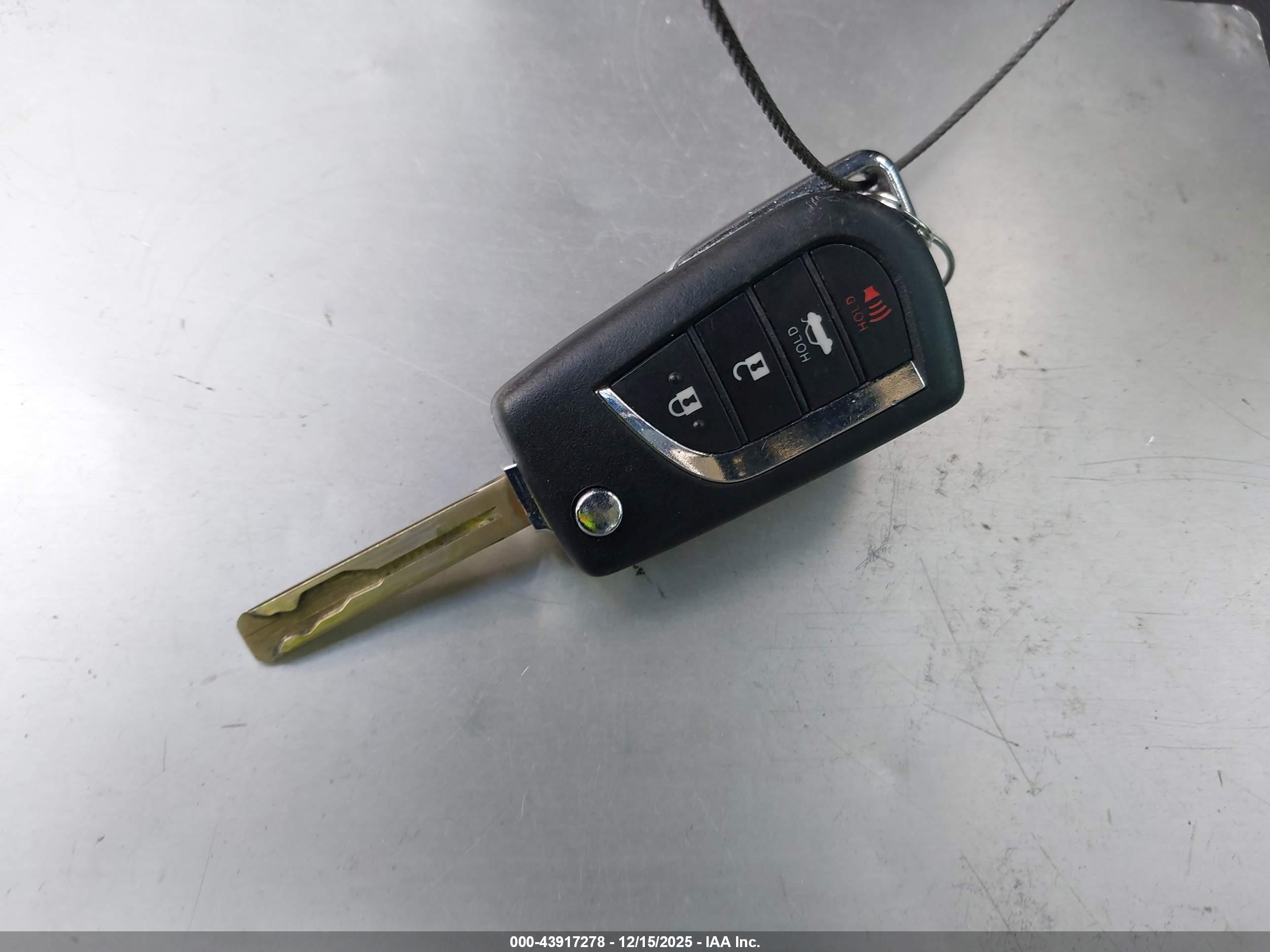 TOYOTA COROLLA image 11