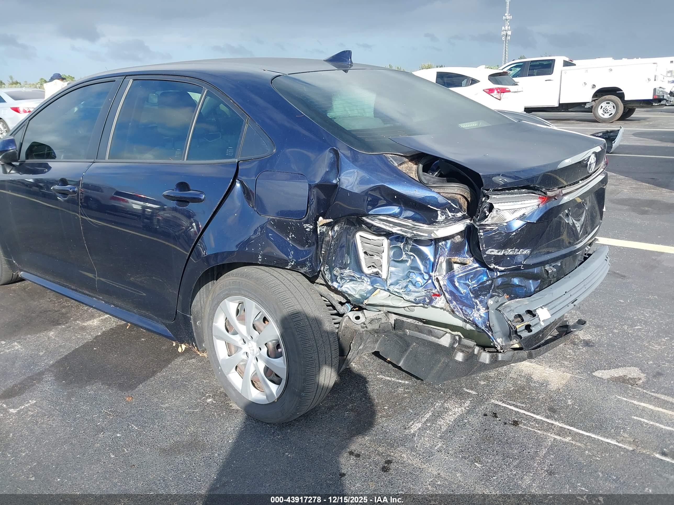 TOYOTA COROLLA image 6