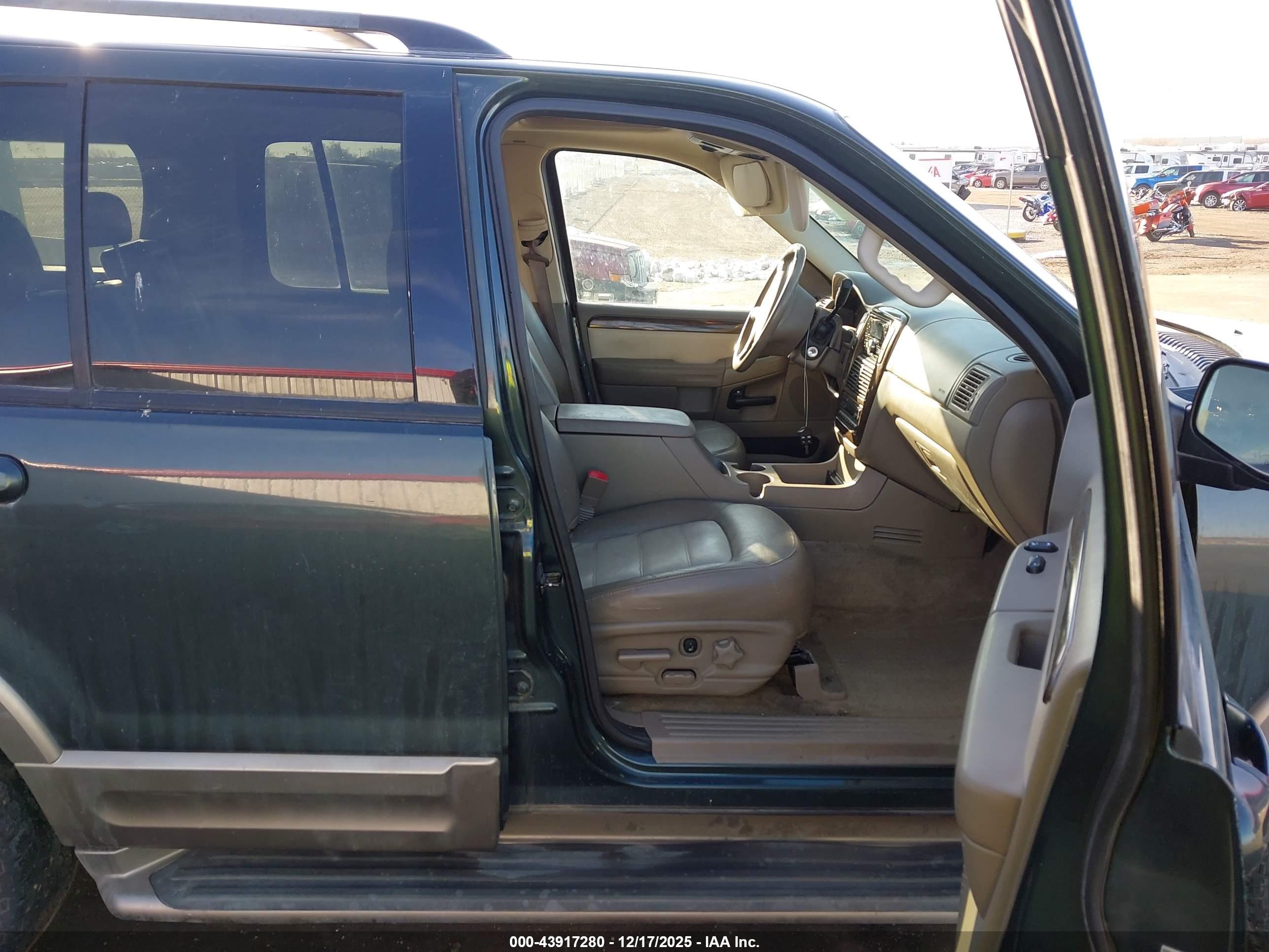 FORD EXPLORER image 5