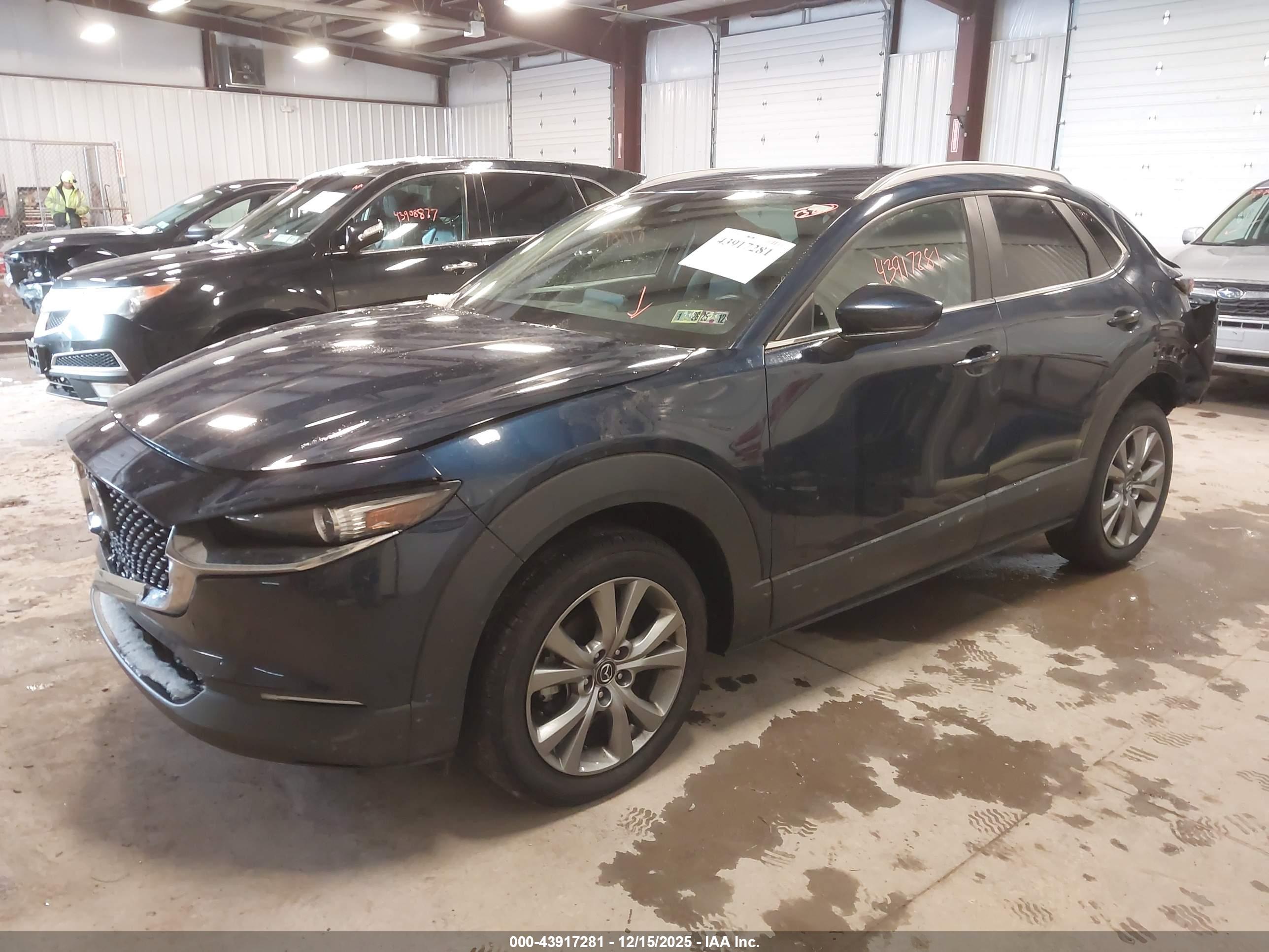 MAZDA CX-30 image 2