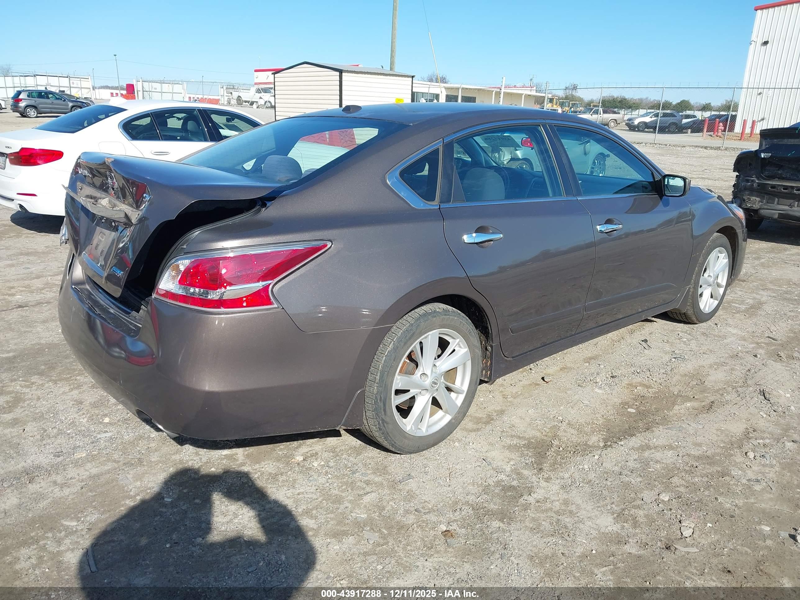 NISSAN ALTIMA image 4
