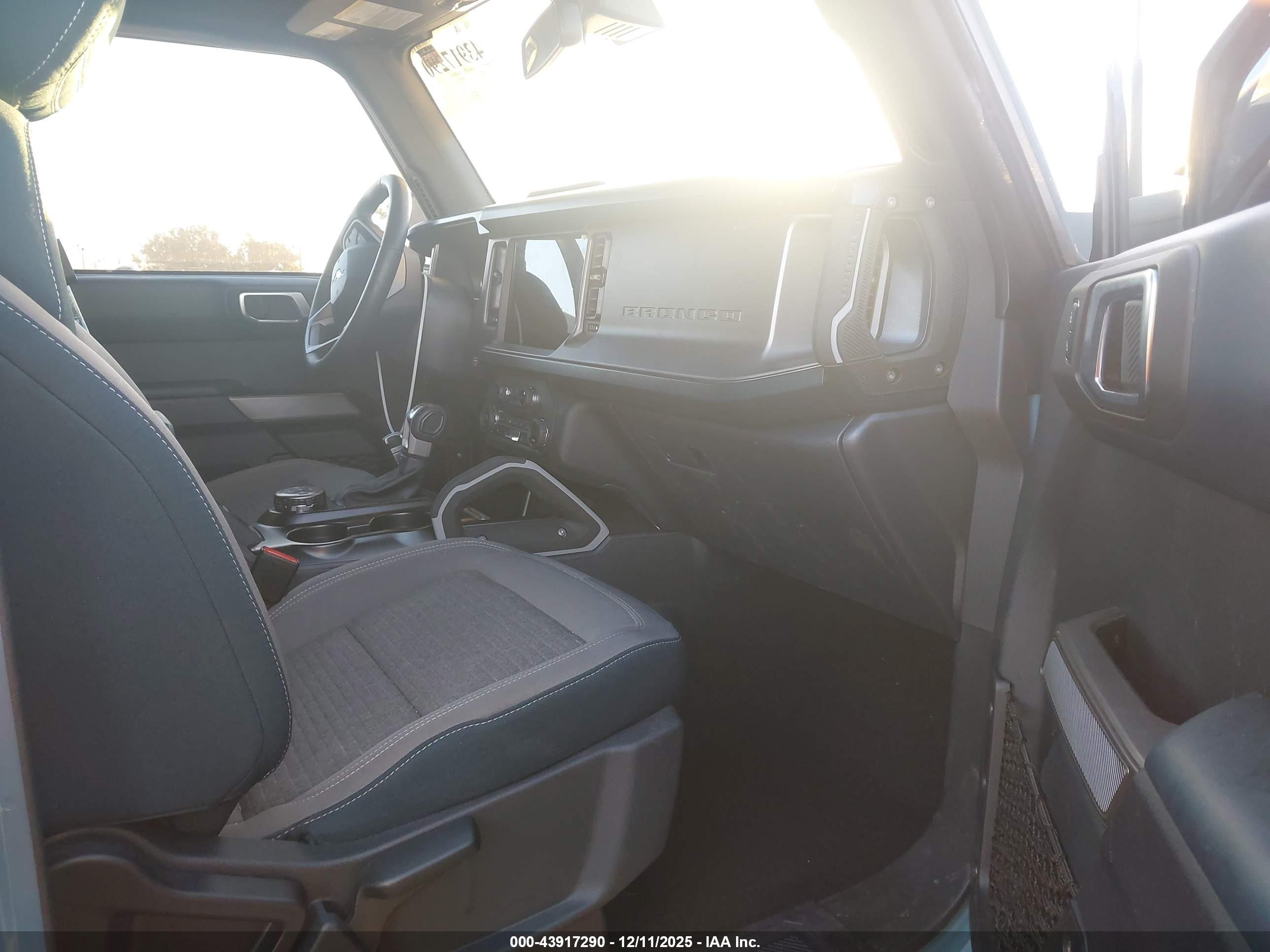 FORD BRONCO image 5