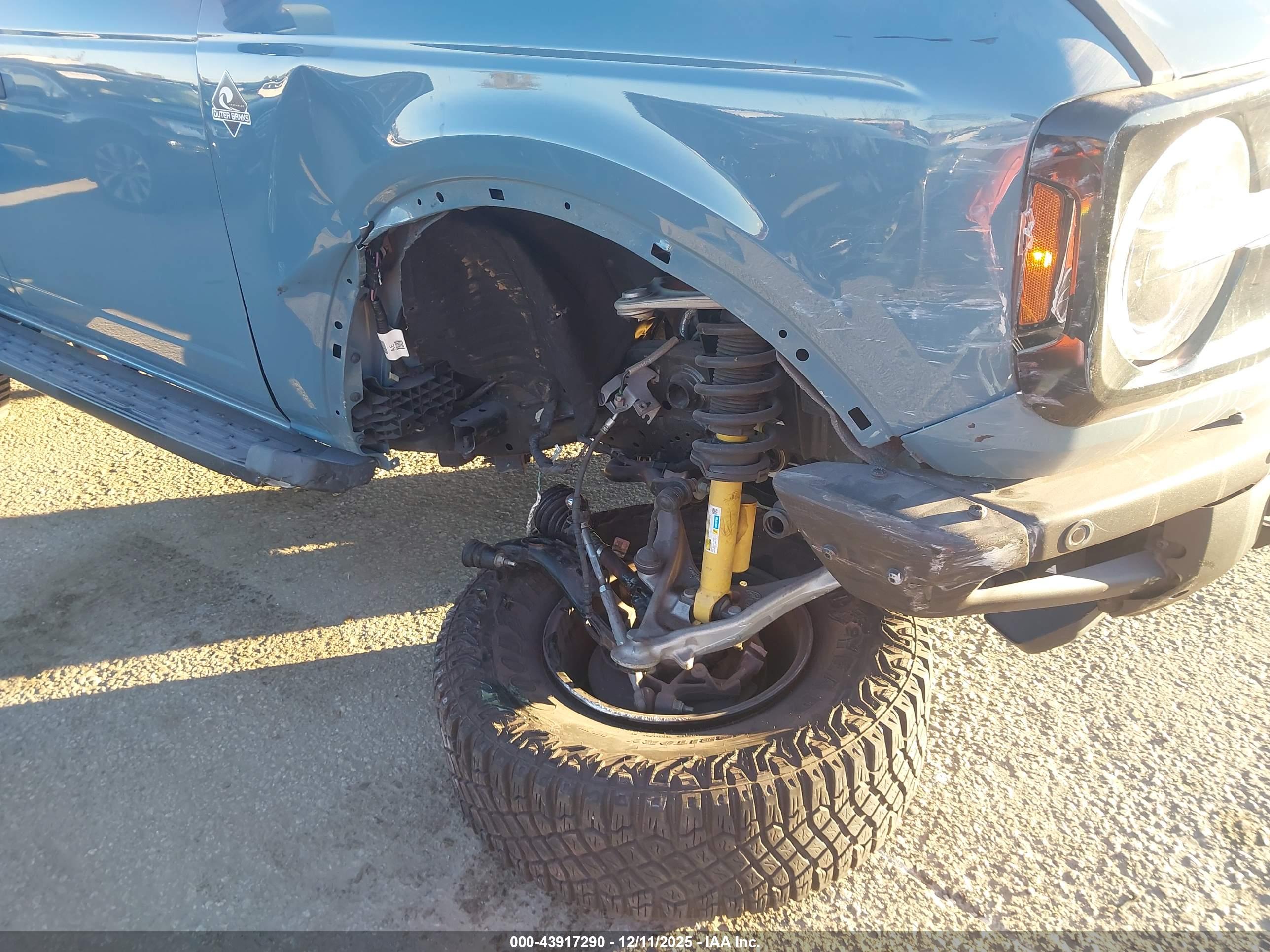 FORD BRONCO image 6