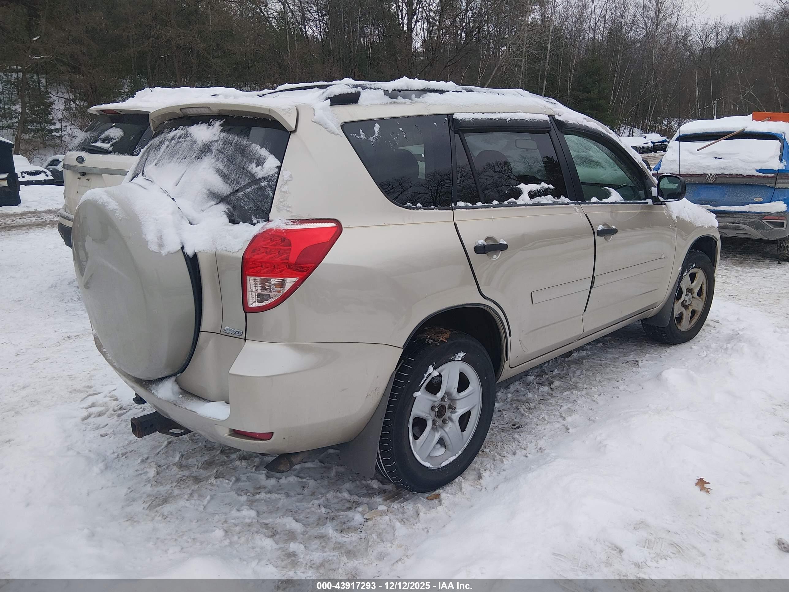 TOYOTA RAV4 image 4