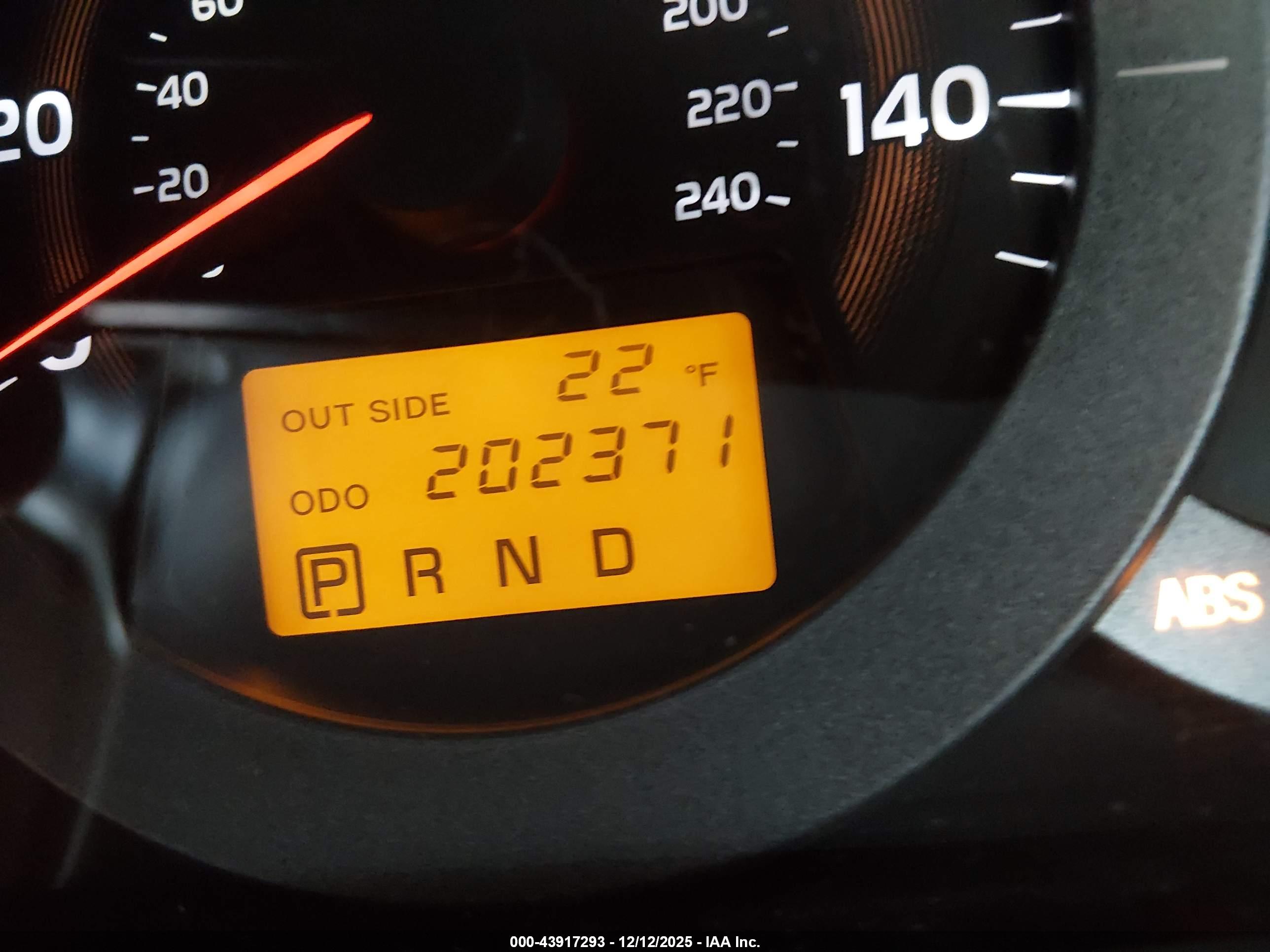 TOYOTA RAV4 image 7